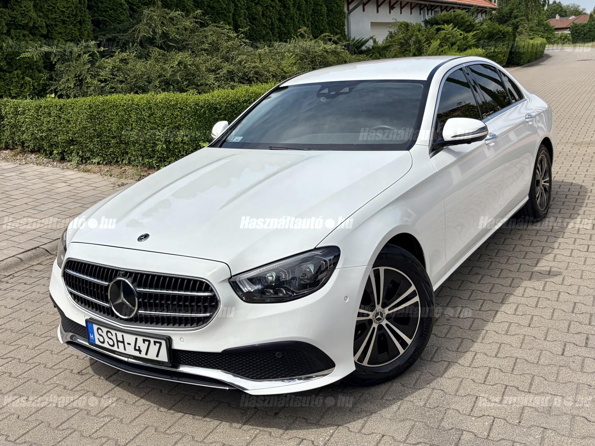 MERCEDES-BENZ E 220 2021/5 - 1