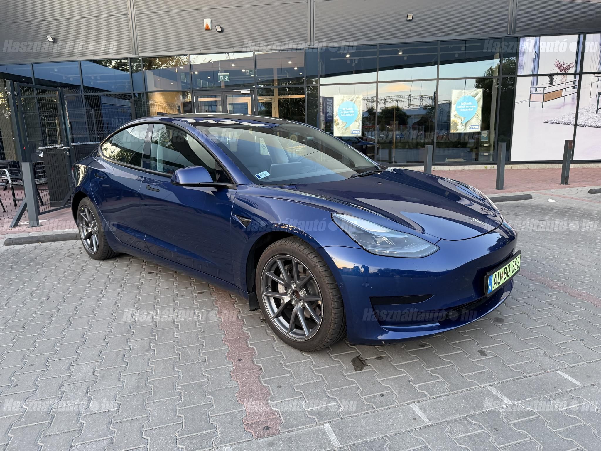 TESLA MODEL 3 2022/3 - 1