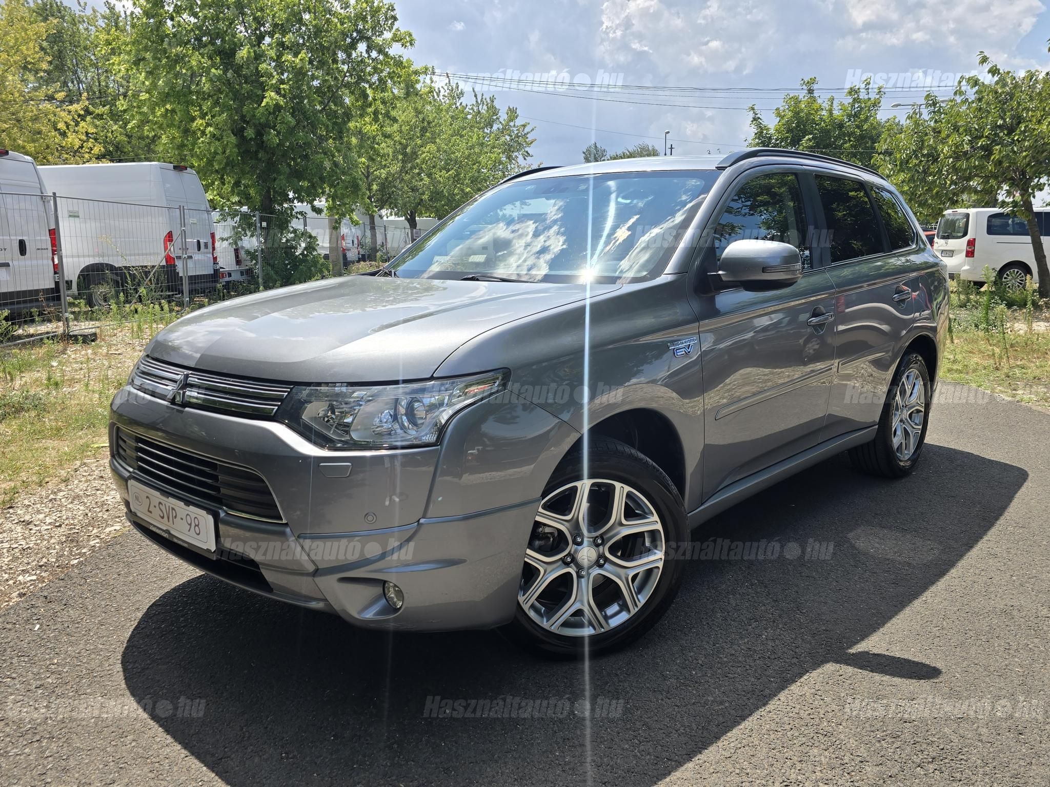 MITSUBISHI OUTLANDER 2013/12 - 1
