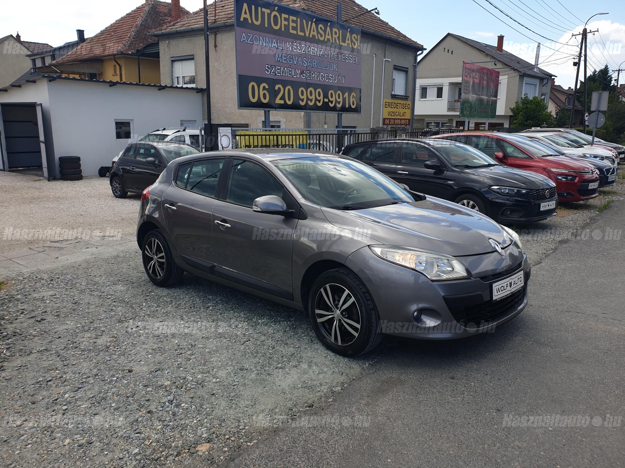 RENAULT MEGANE 2010/4 - 1