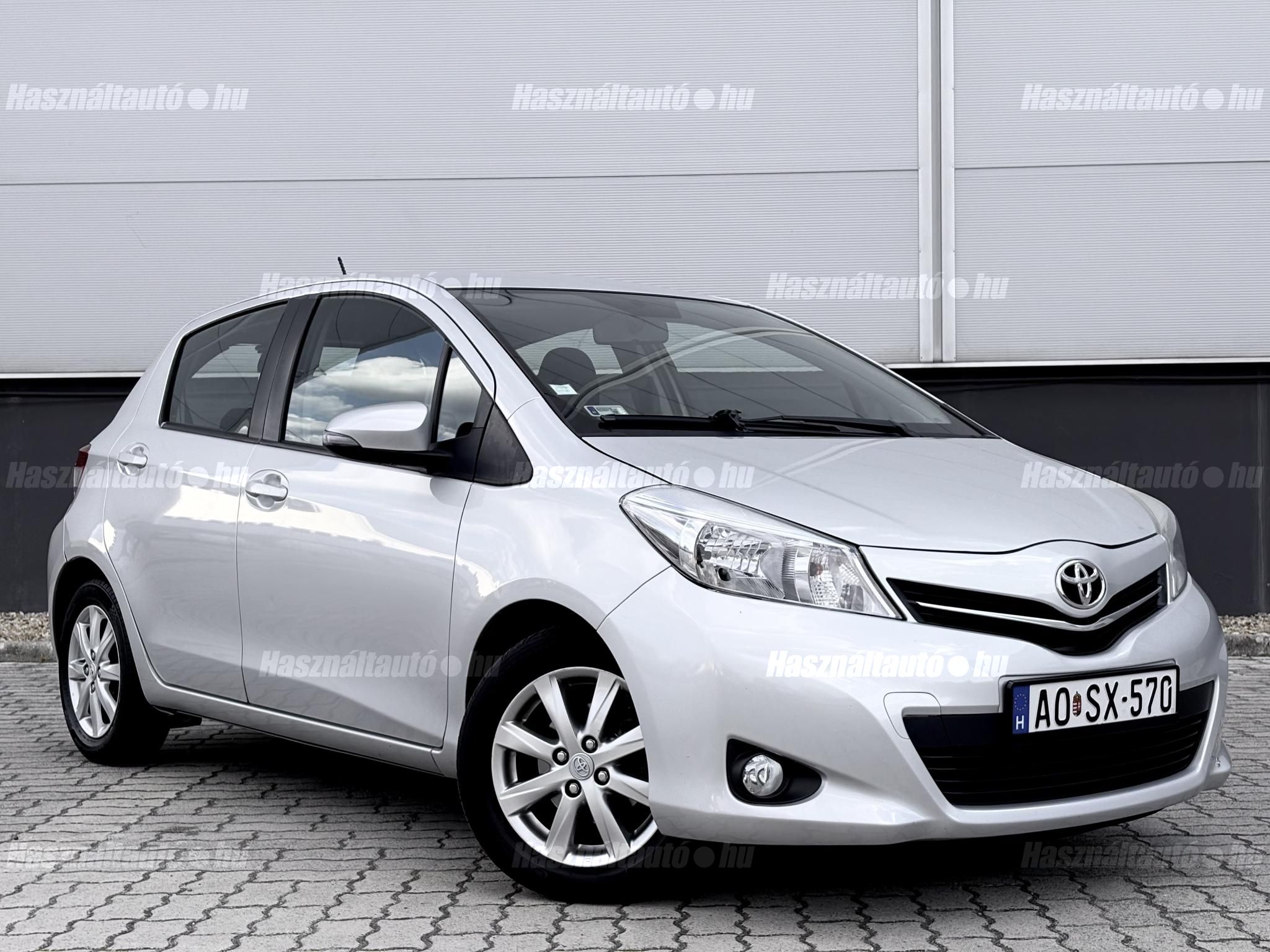TOYOTA YARIS 2012/10 - 1