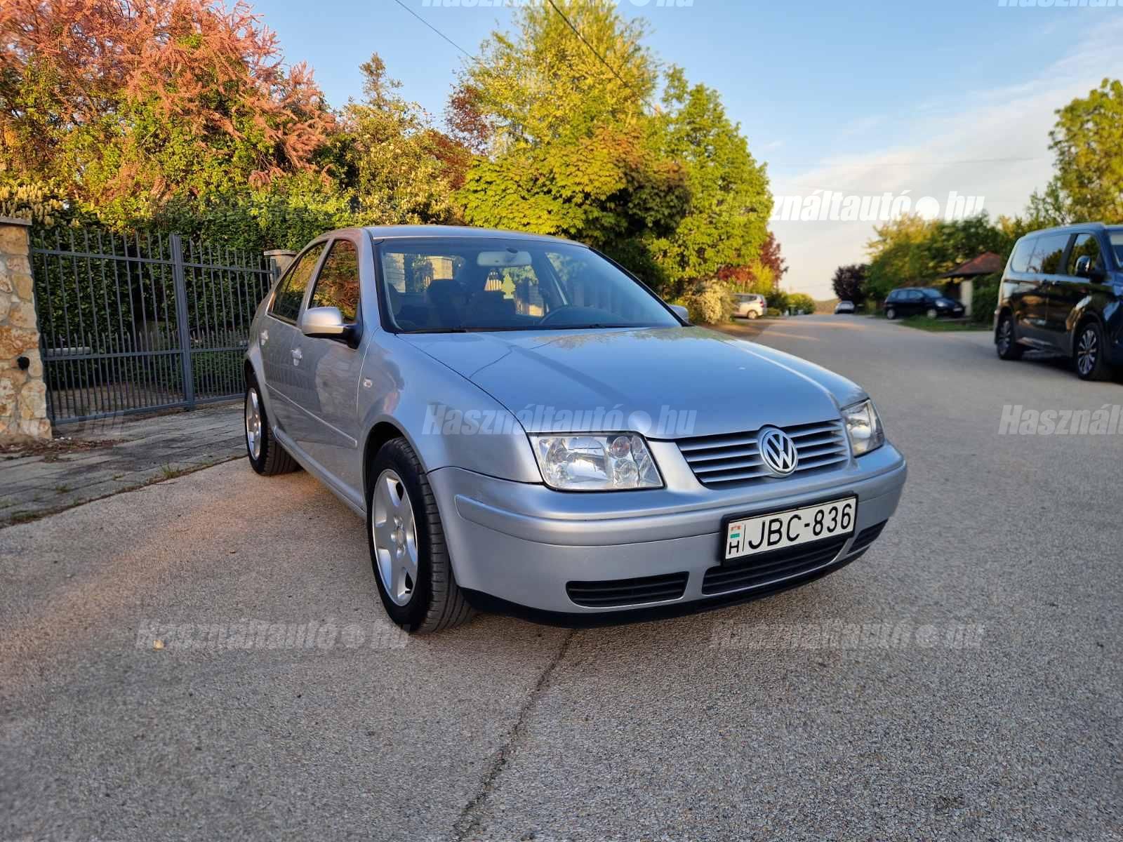 VOLKSWAGEN BORA 2004/3 - 1