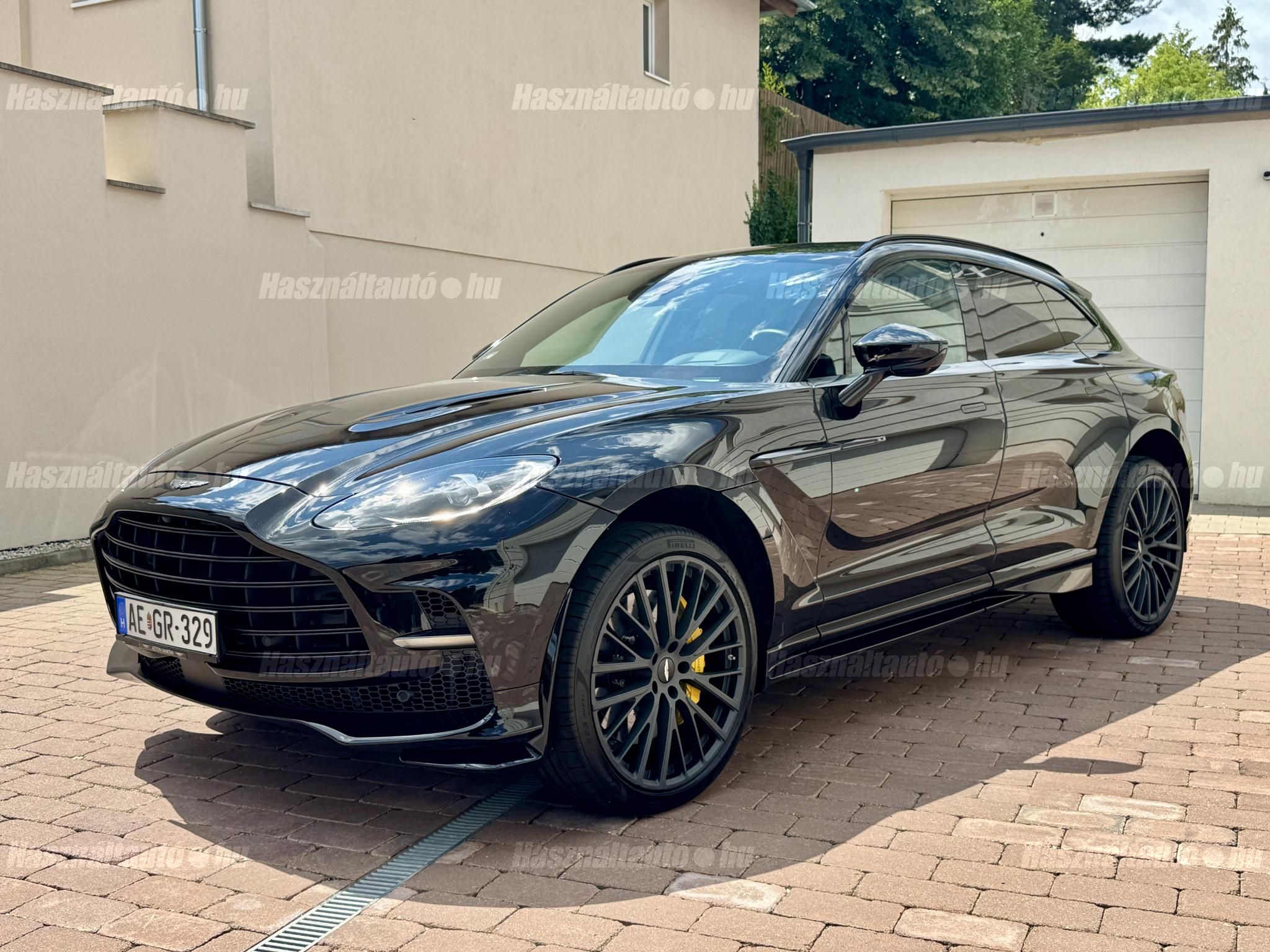 ASTON MARTIN DBX 2023/2 - 1
