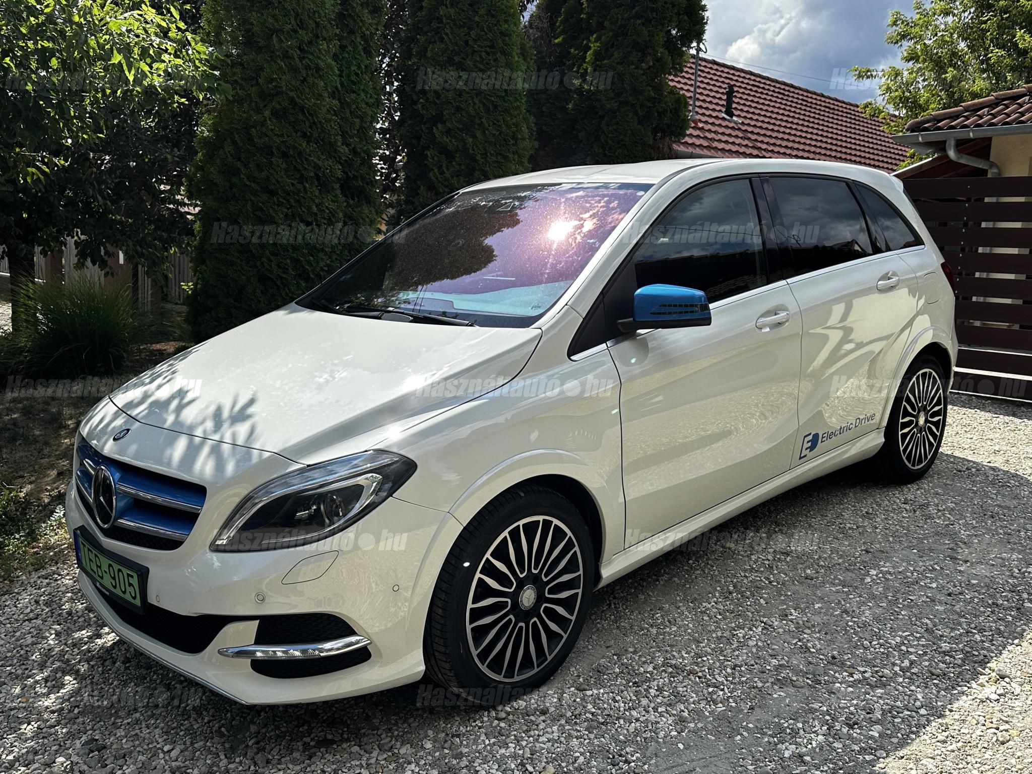 MERCEDES-BENZ B 250 E 2016/8 - 1