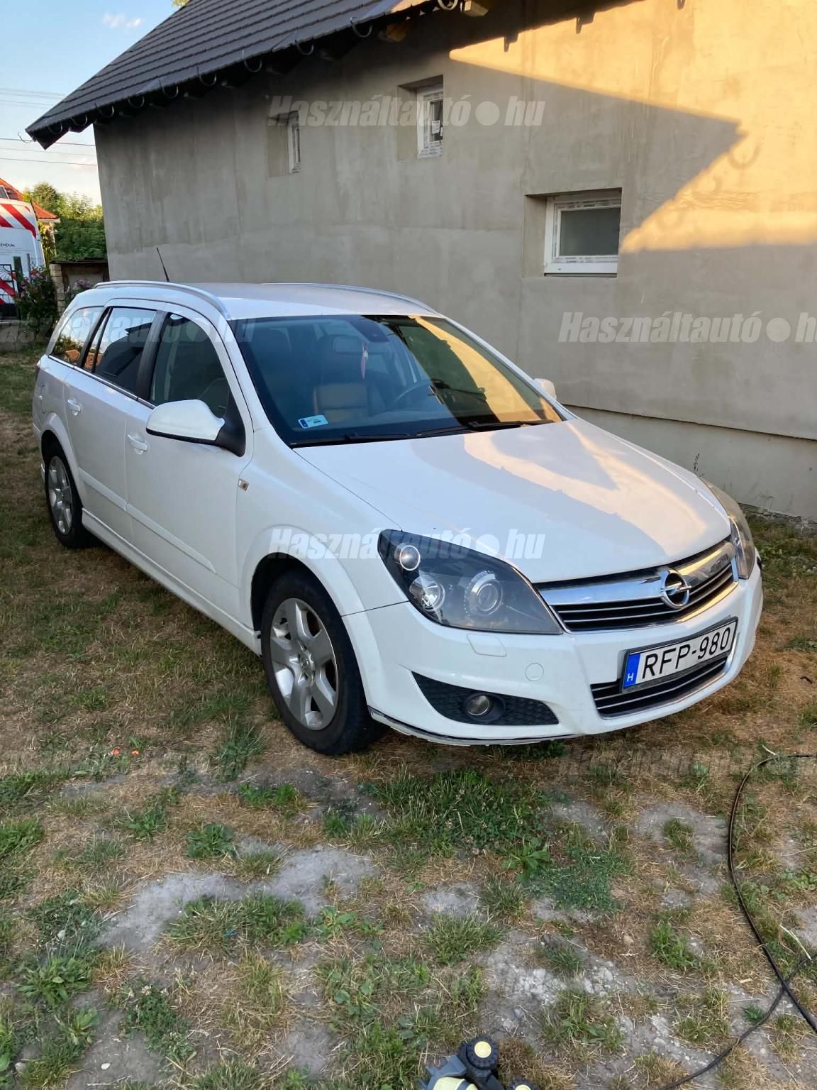 OPEL ASTRA H 2010/5 - 1