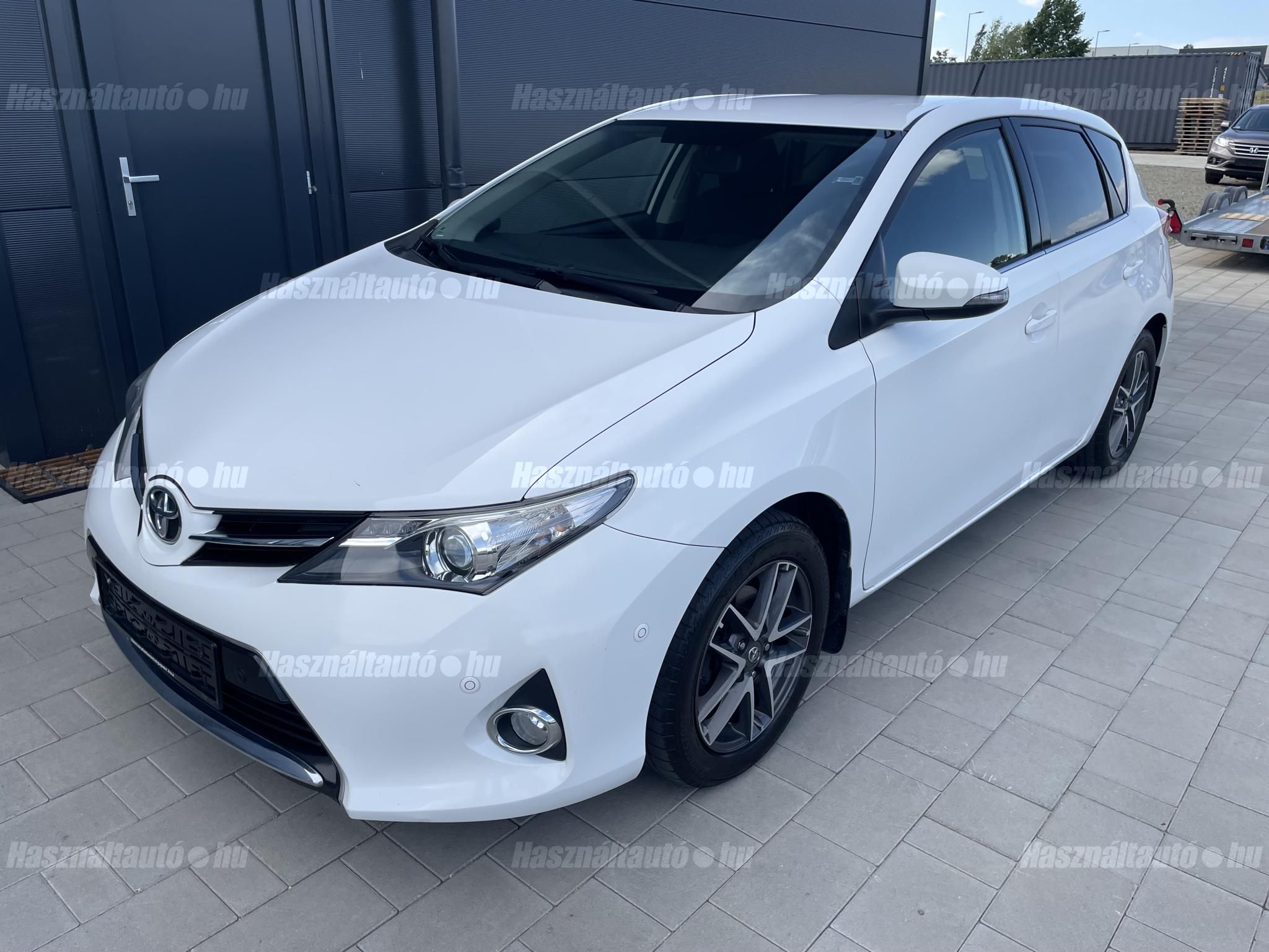 TOYOTA AURIS 2015/9 - 1