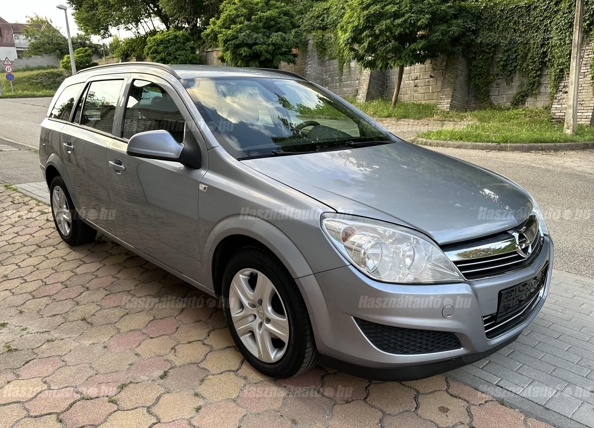 OPEL ASTRA H 2010 - 1