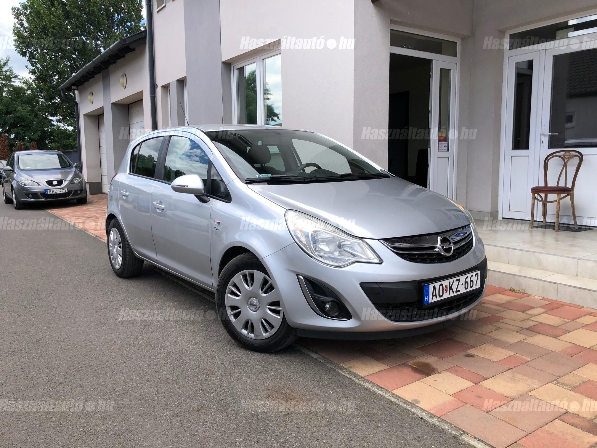 OPEL CORSA D 2011/8 - 1