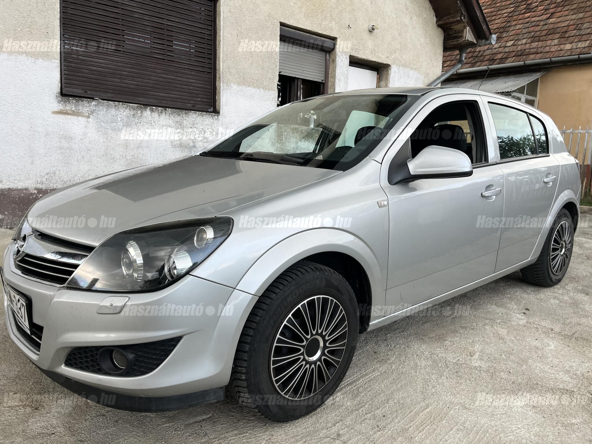 OPEL ASTRA H 2009/7 - 1