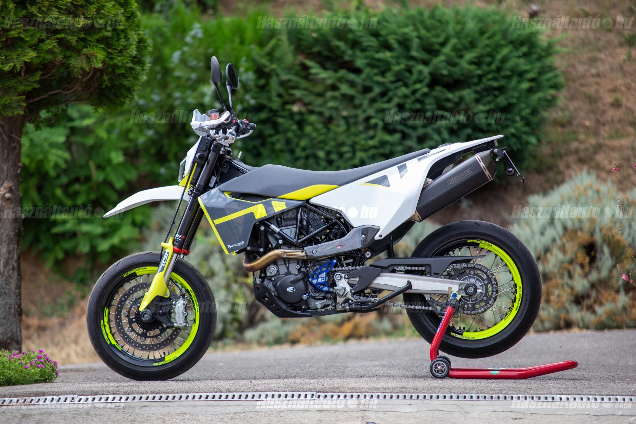 HUSQVARNA 701 SUPERMOTO 2022/7 - 1