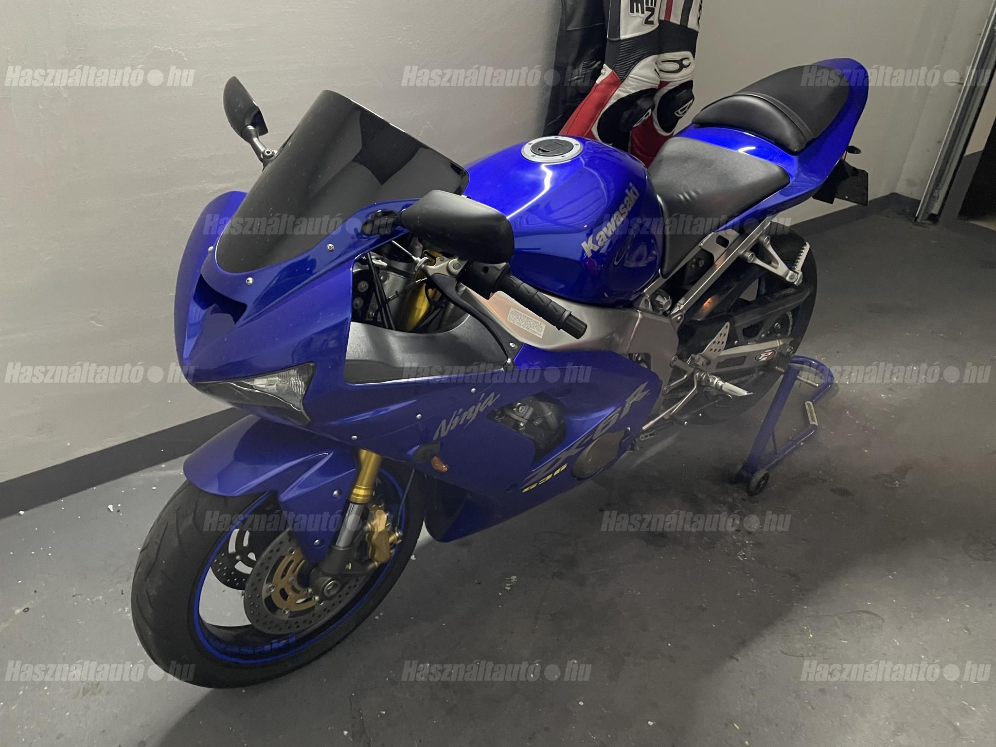 KAWASAKI ZX-6R (NINJA) 2004/8 - 1