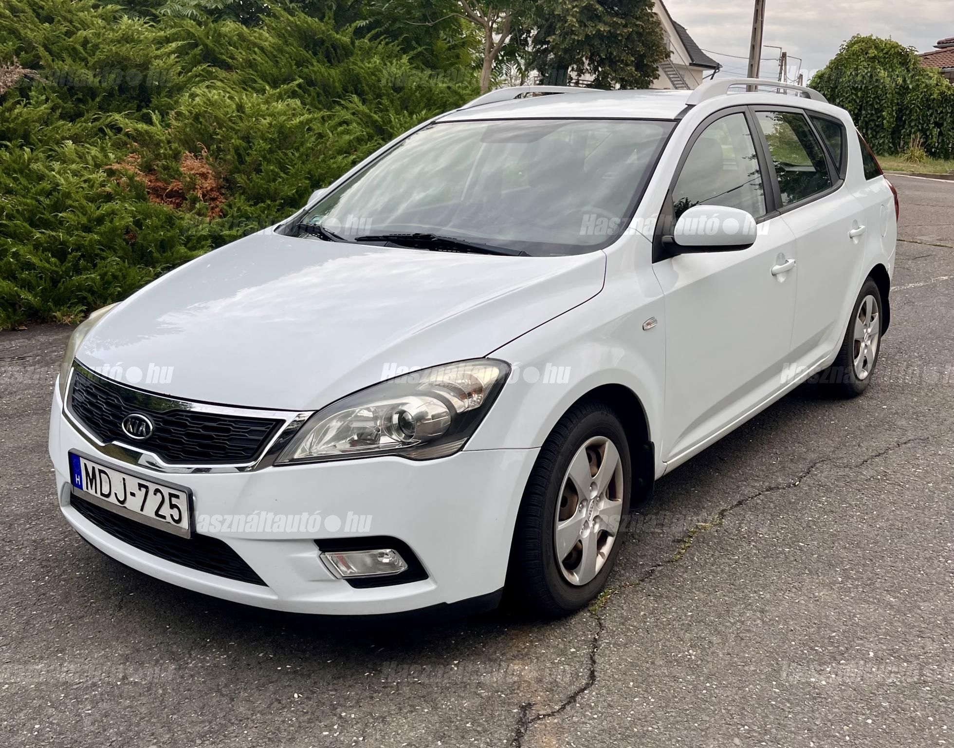KIA CEE'D 2012/6 - 1