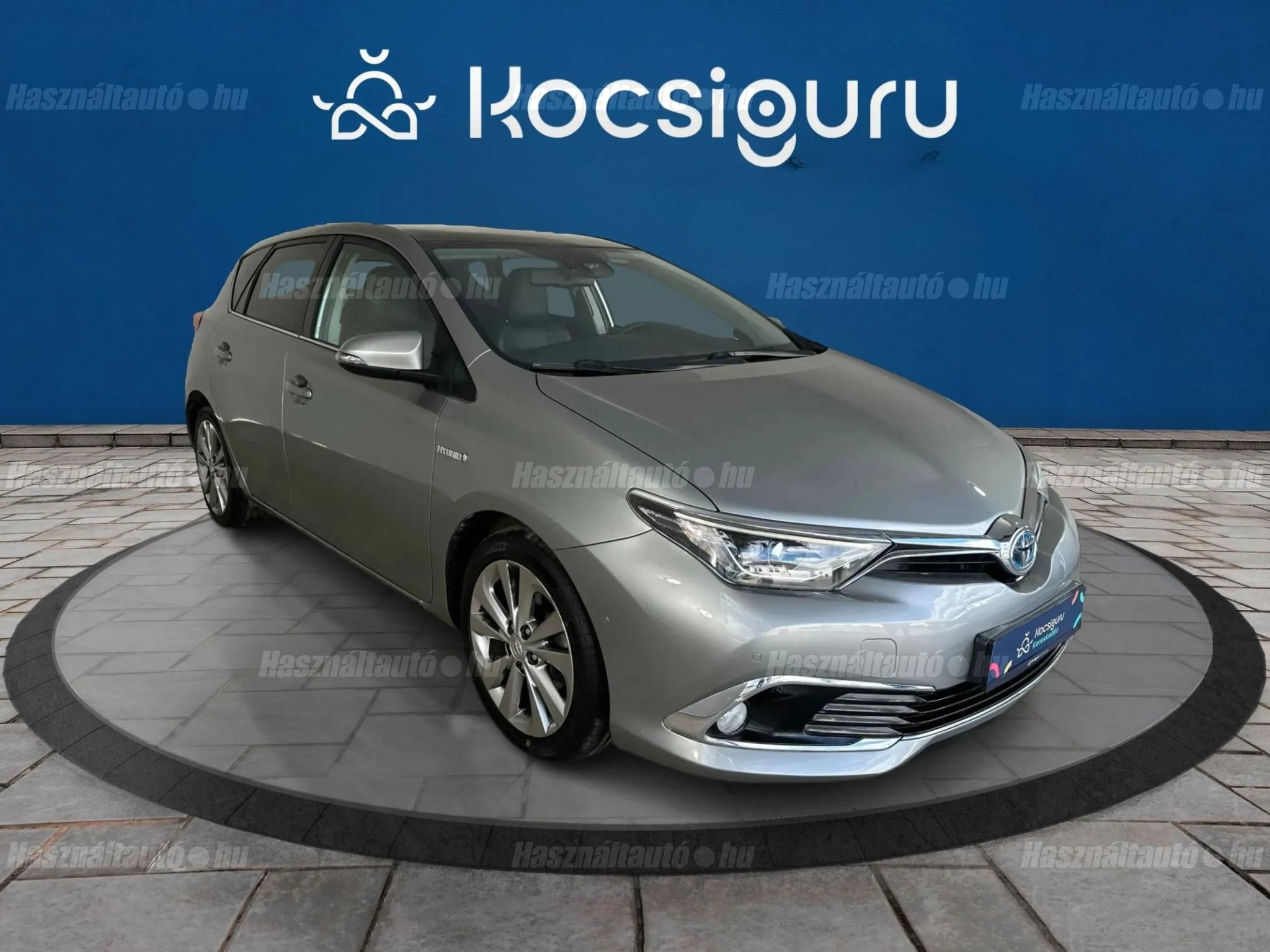 TOYOTA AURIS 2015/6 - 1