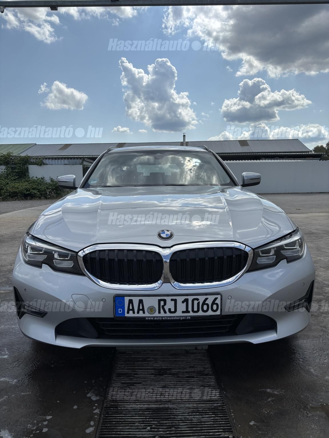 BMW 320 2021/4 - 1