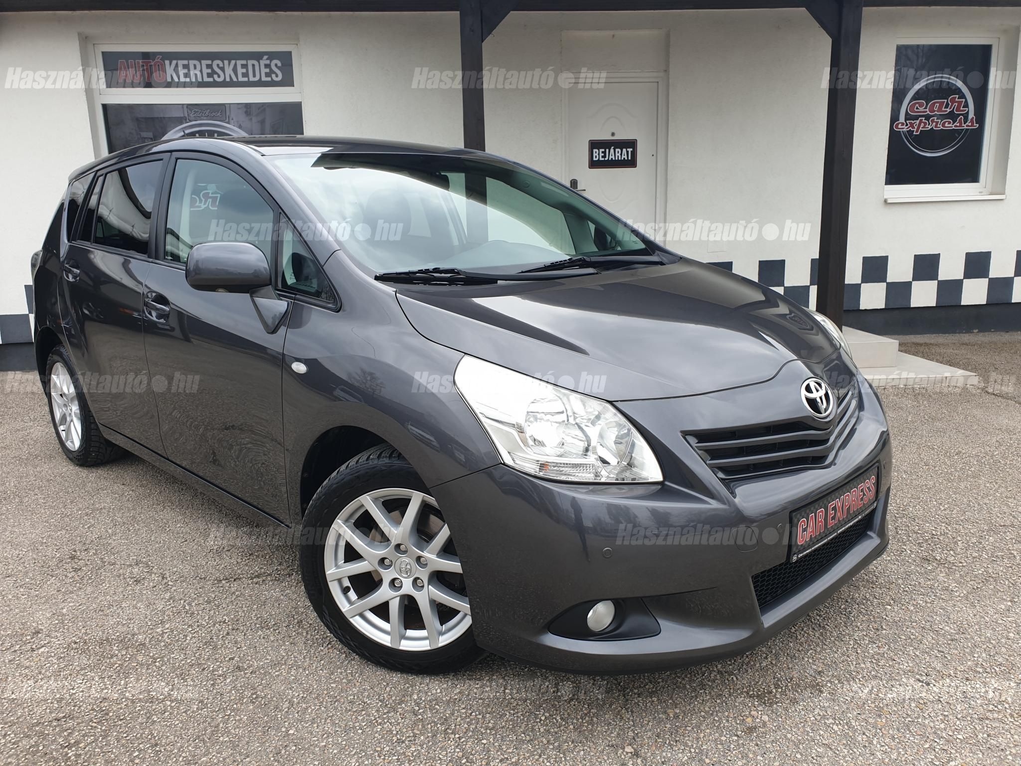 TOYOTA VERSO 2012/2 - 1