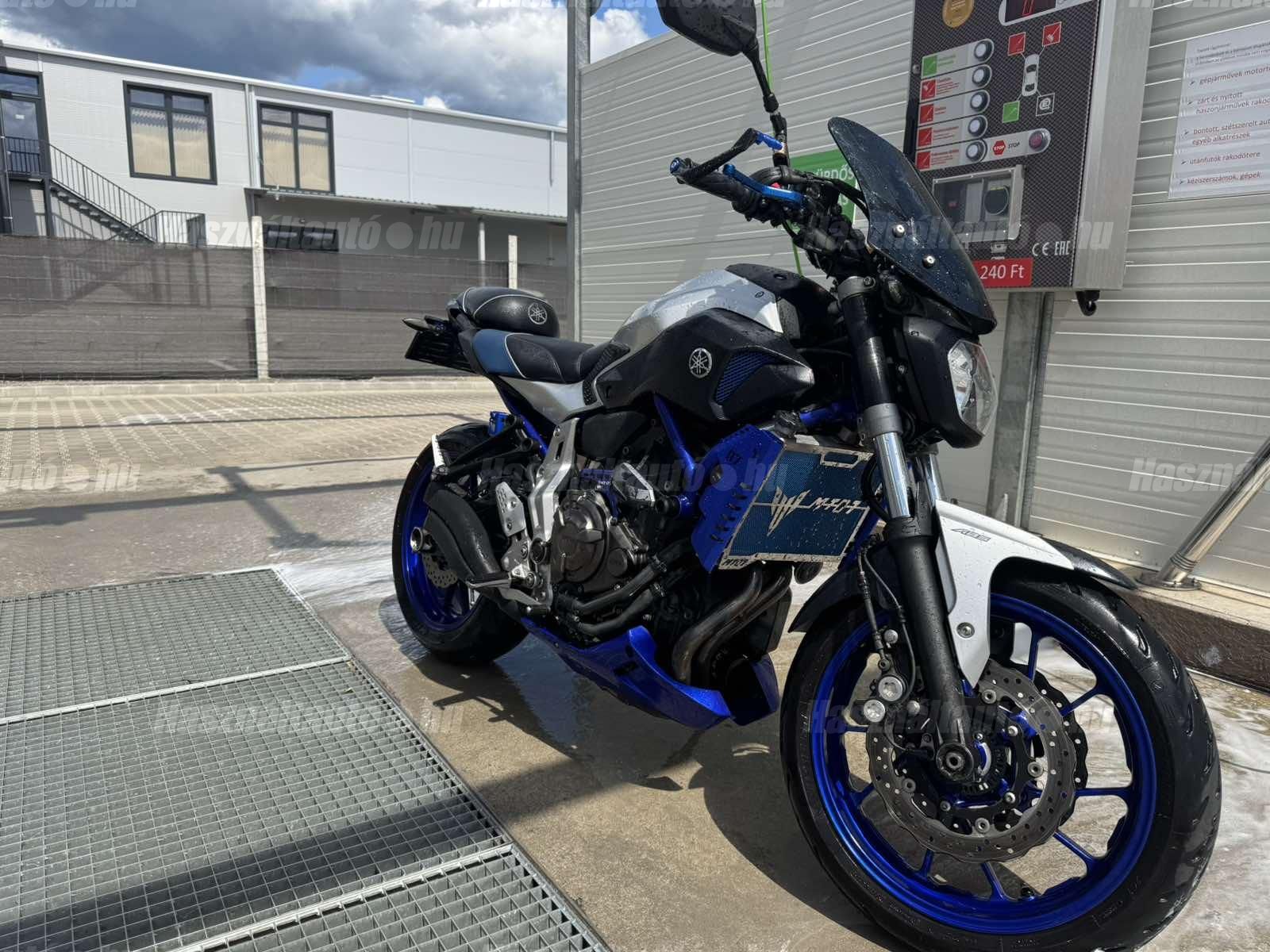 YAMAHA MT-07 2015/2 - 1