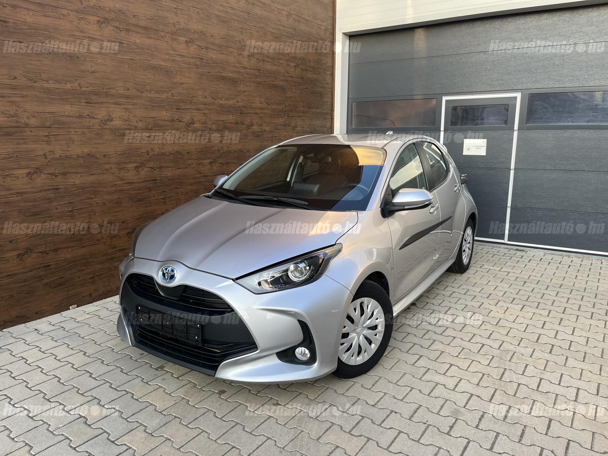 TOYOTA YARIS 2023/5 - 1
