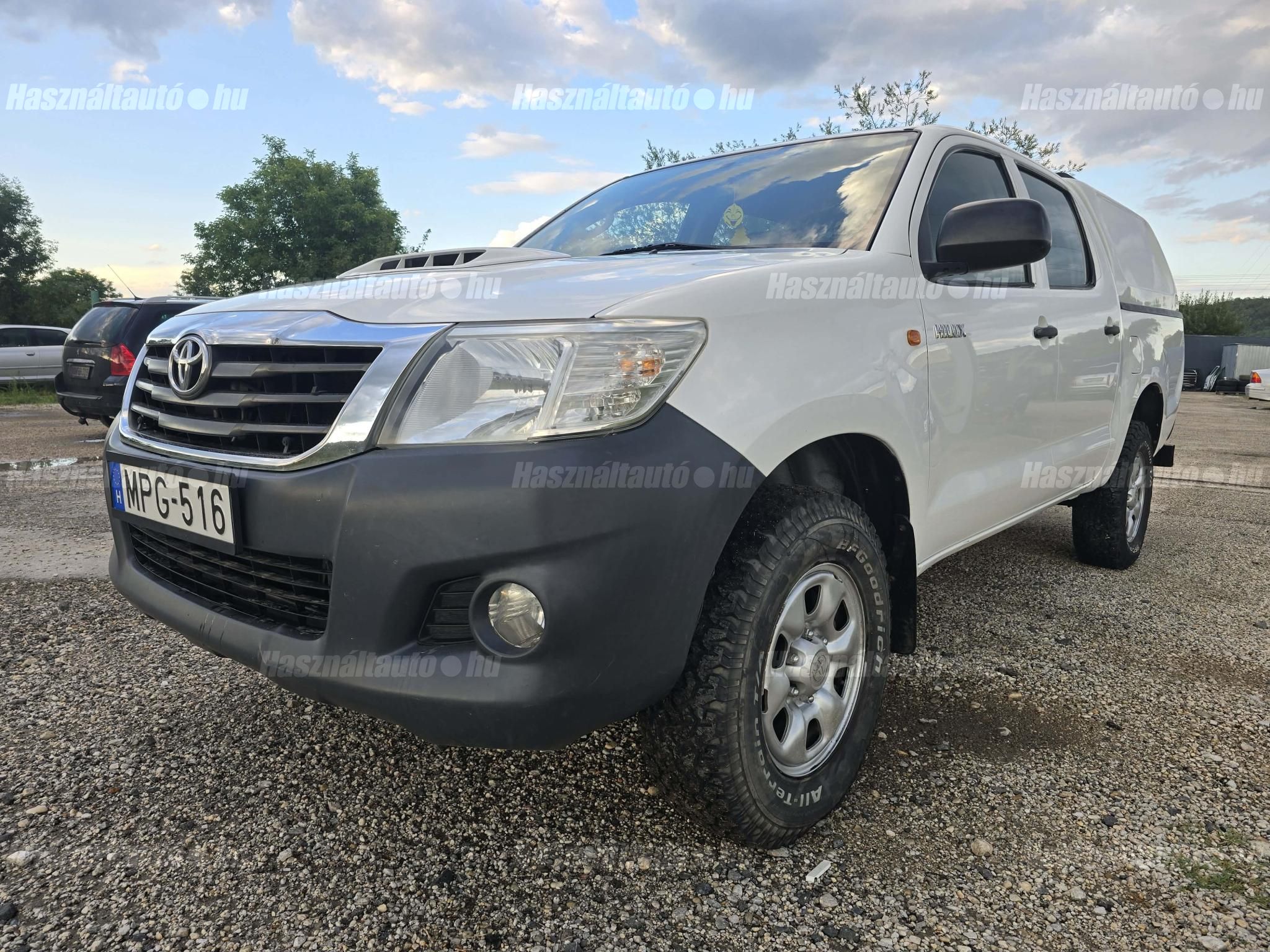 TOYOTA HILUX 2013/12 - 1