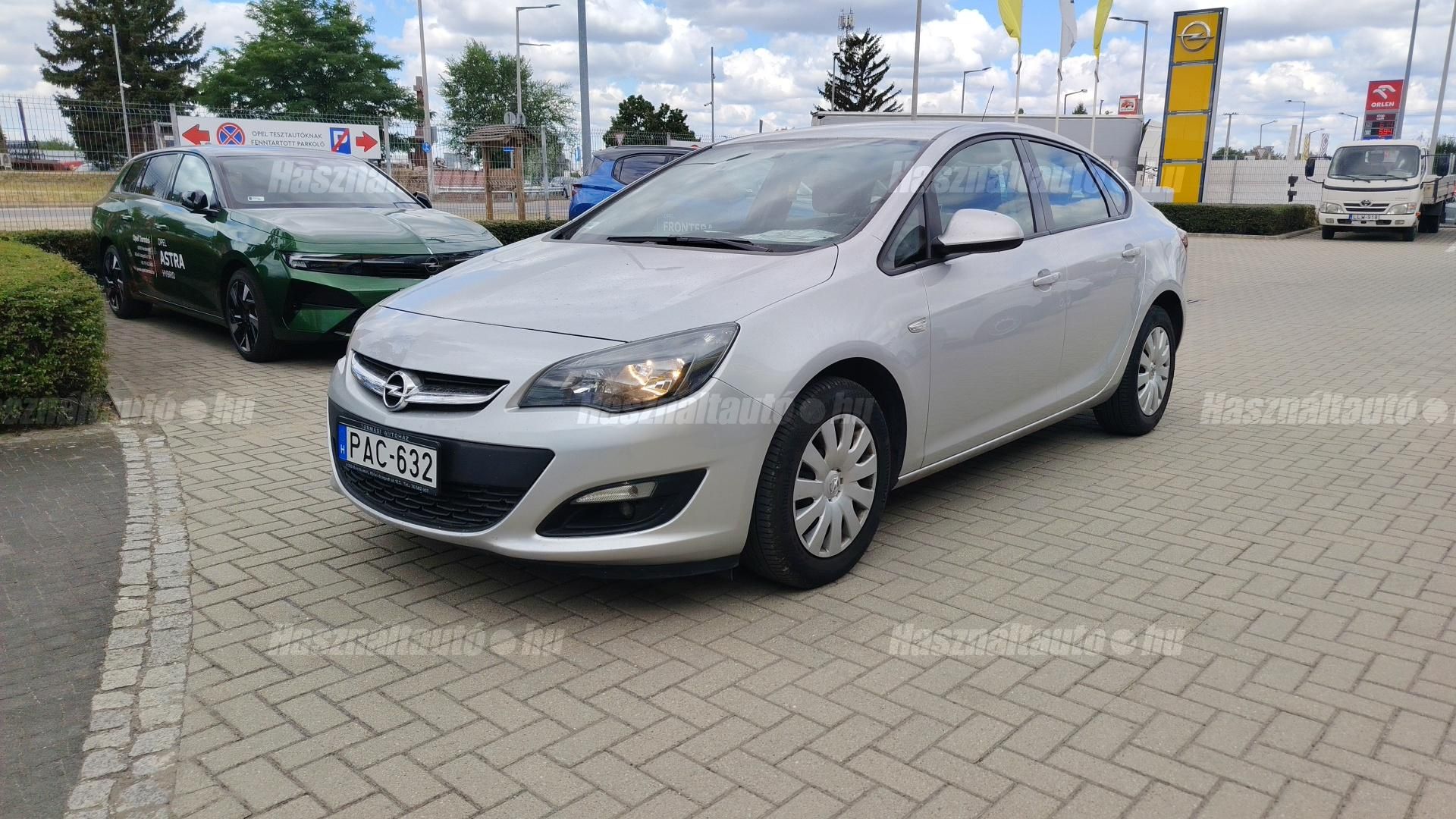 OPEL ASTRA J 2017/2 - 1