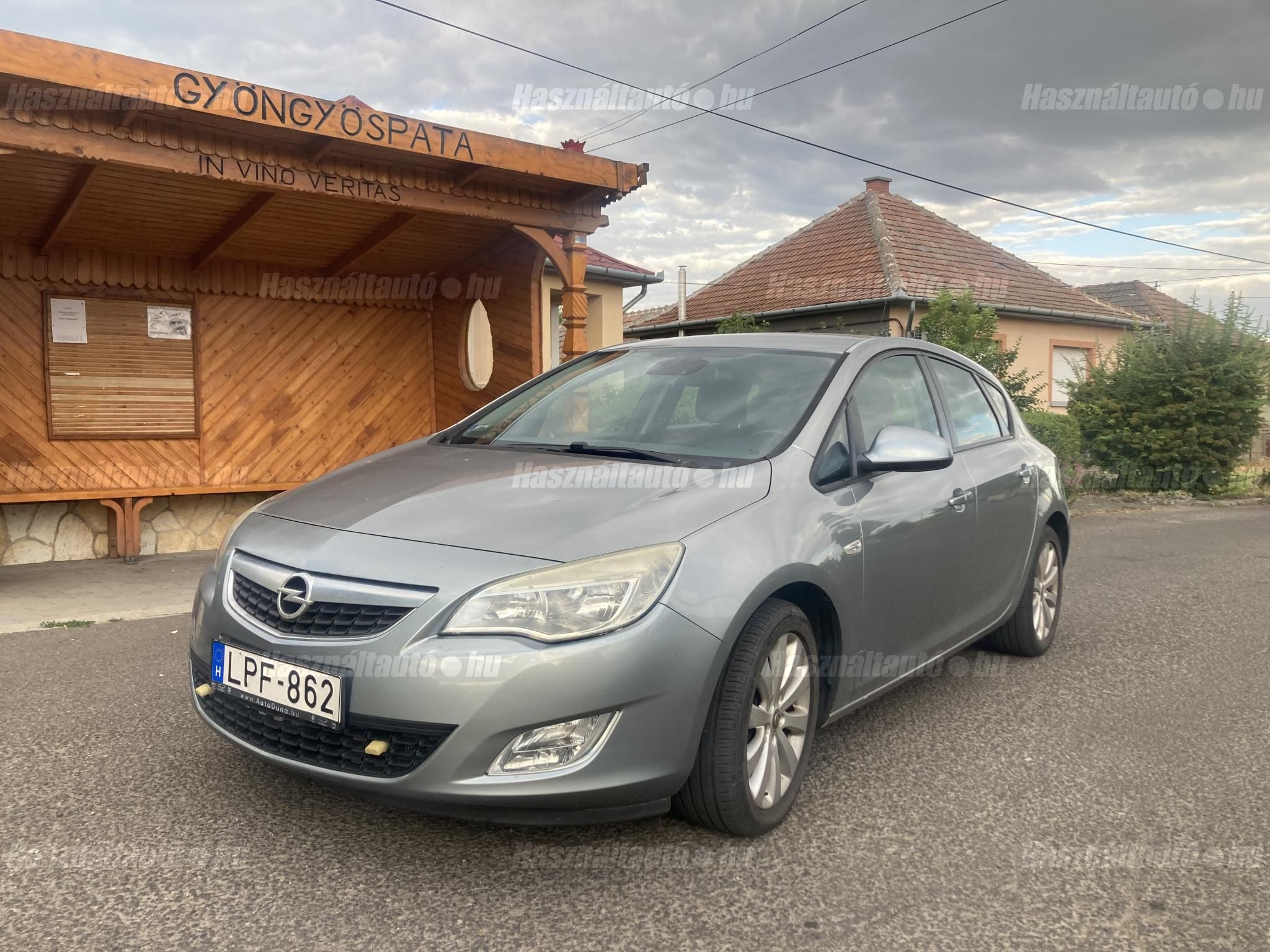 OPEL ASTRA J 2010/2 - 1
