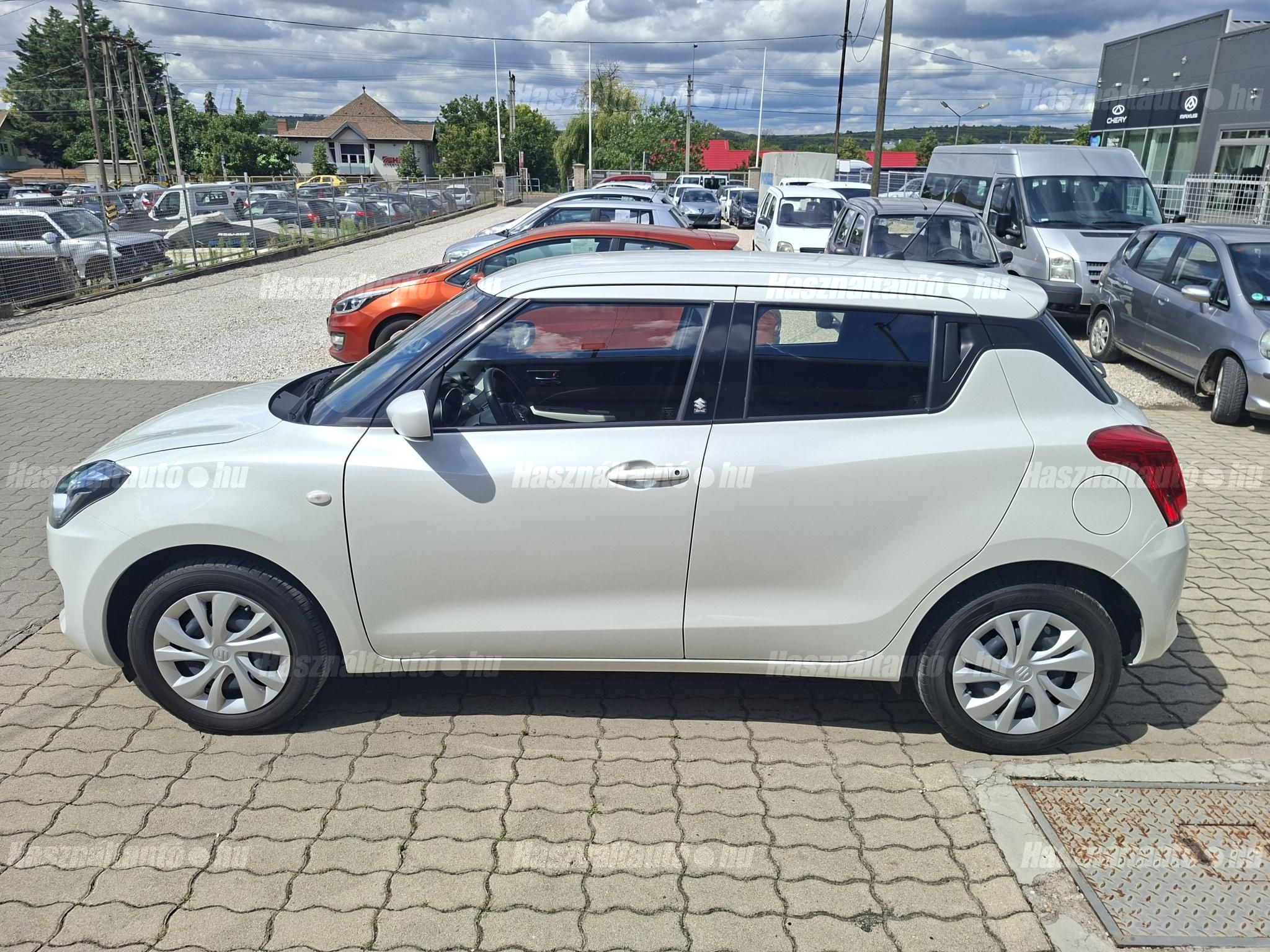 SUZUKI SWIFT 2023/3 - 1