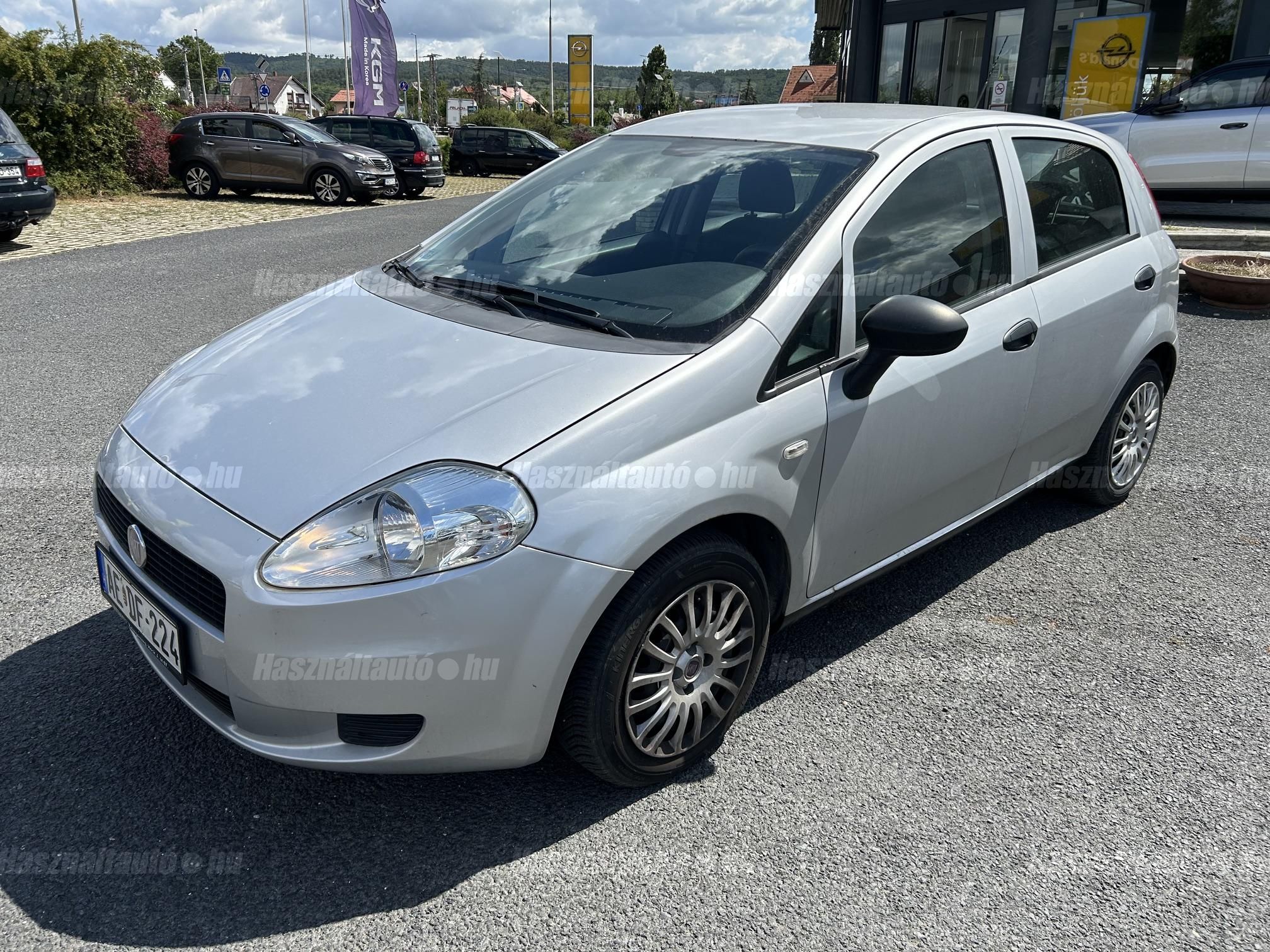 FIAT PUNTO 2010/8 - 1