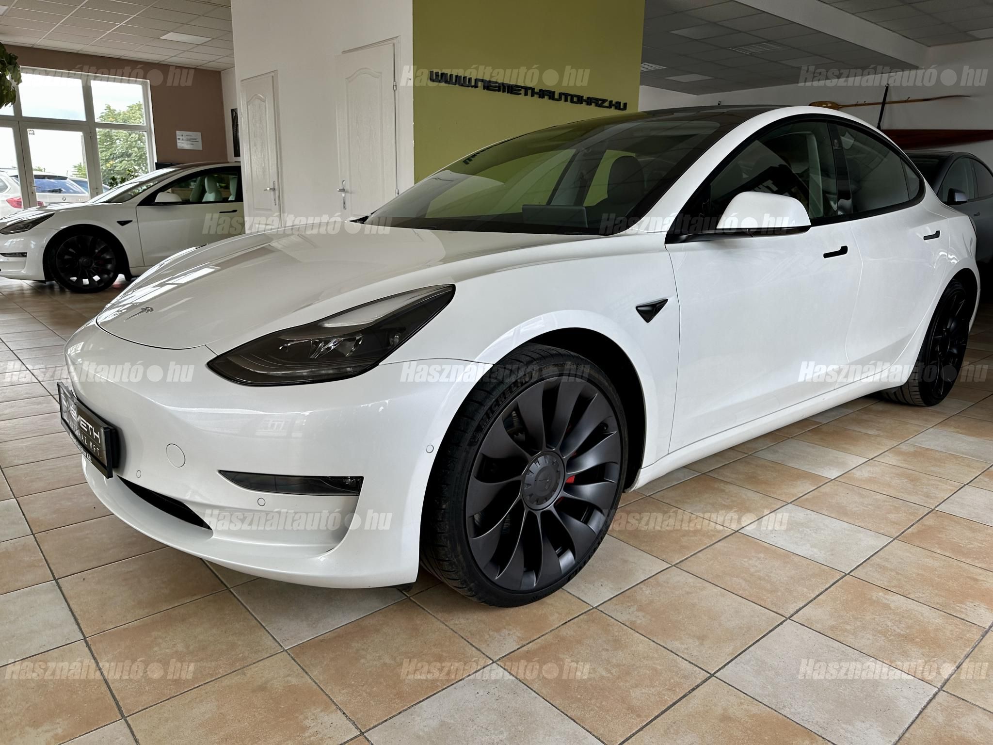 TESLA MODEL 3 2020/12 - 1