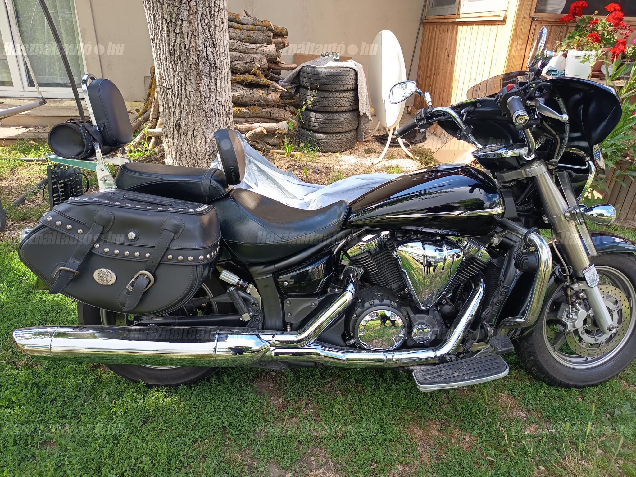 YAMAHA XVS 1300 A MIDNIGHT STAR 2011/2 - 1