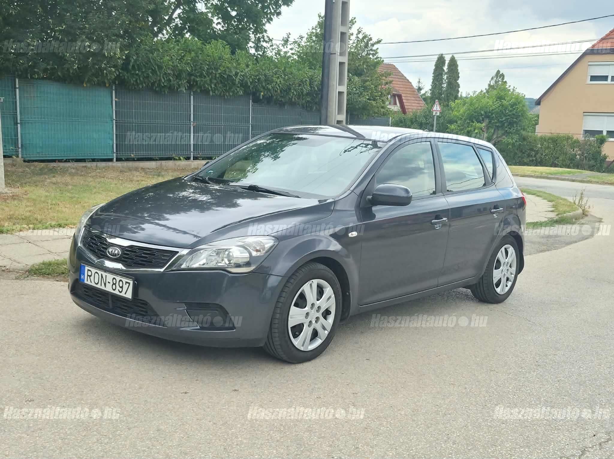 KIA CEE'D 2010/2 - 1