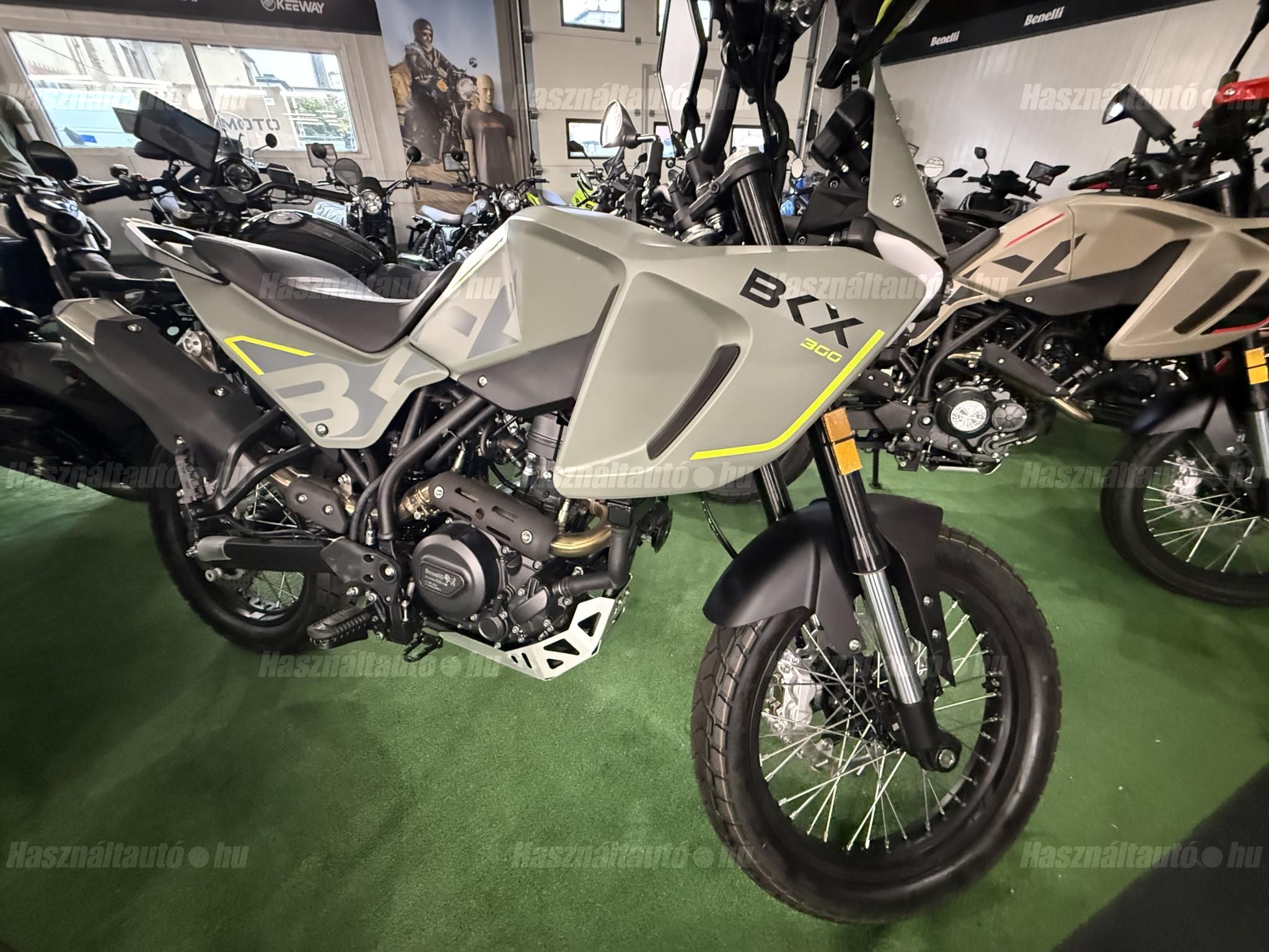 BENELLI BKX 300