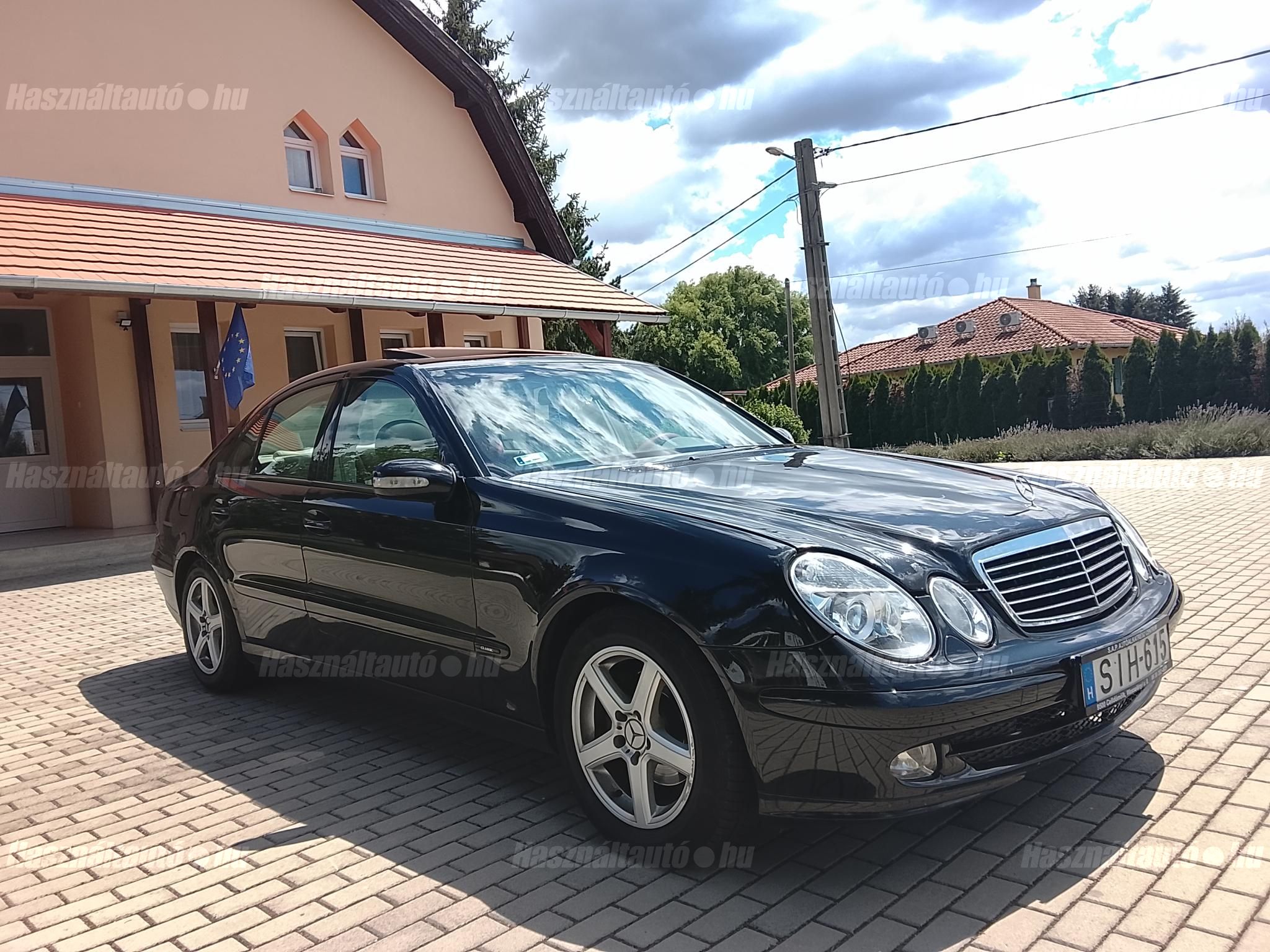 MERCEDES-BENZ E 220 2002/12 - 1