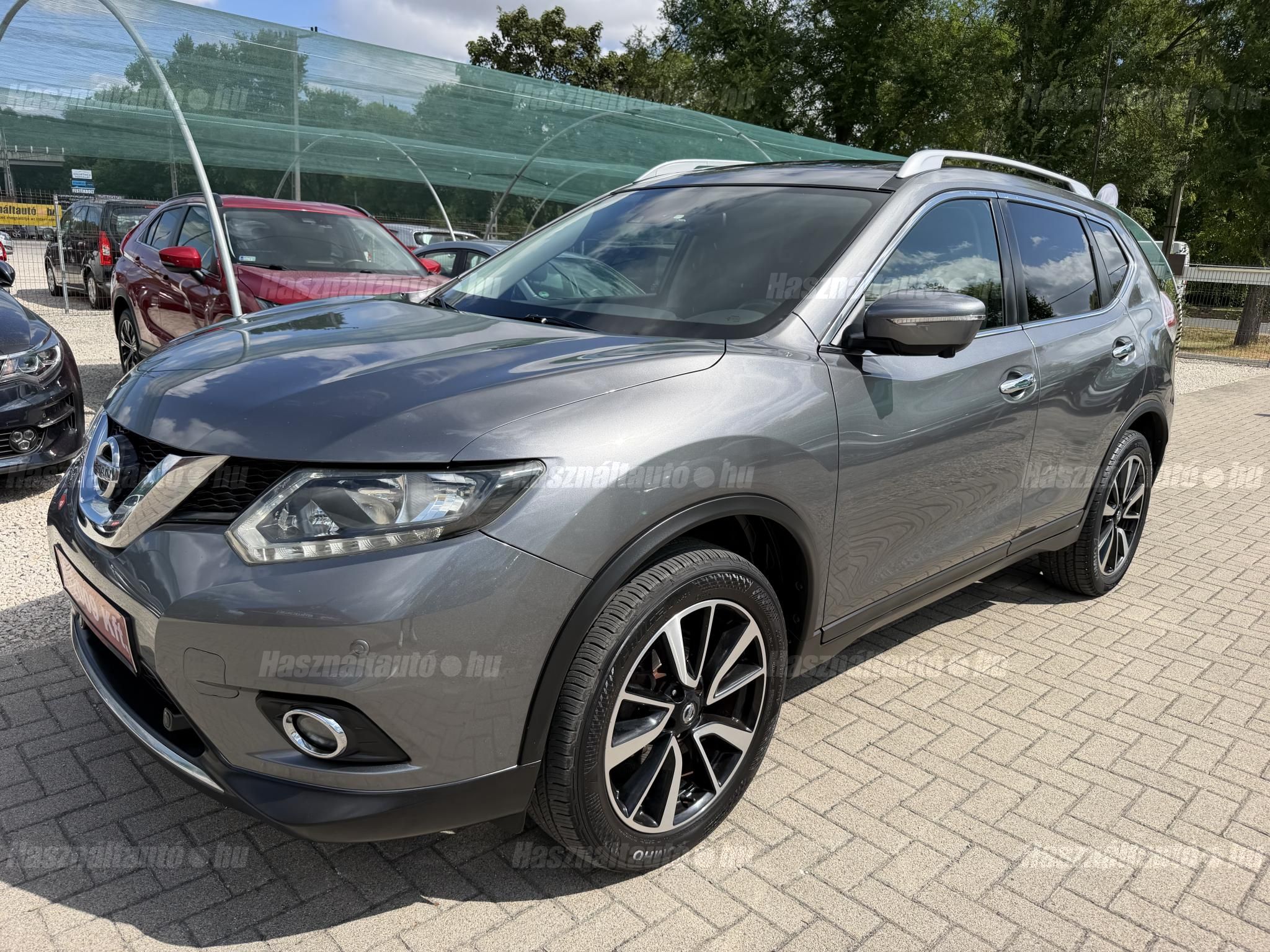 NISSAN X-TRAIL 2017/8 - 1