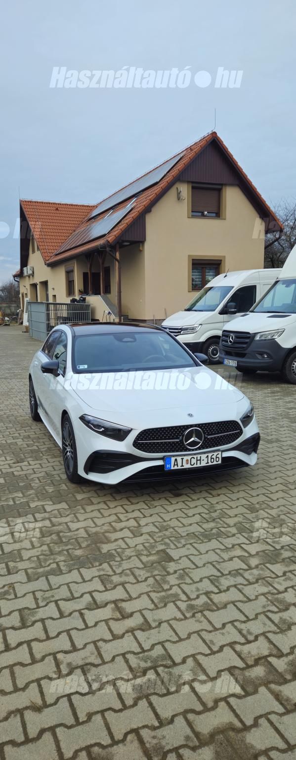 MERCEDES-BENZ A 200 2023/10 - 1