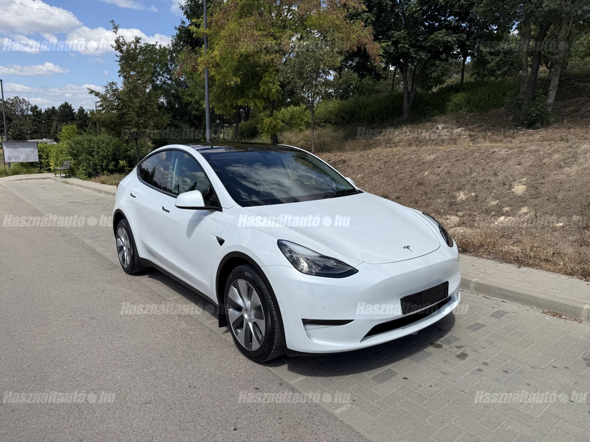 TESLA MODEL Y 2022/3 - 1