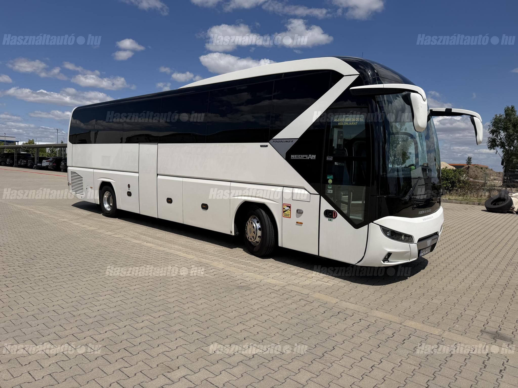 NEOPLAN 2017/4 - 1