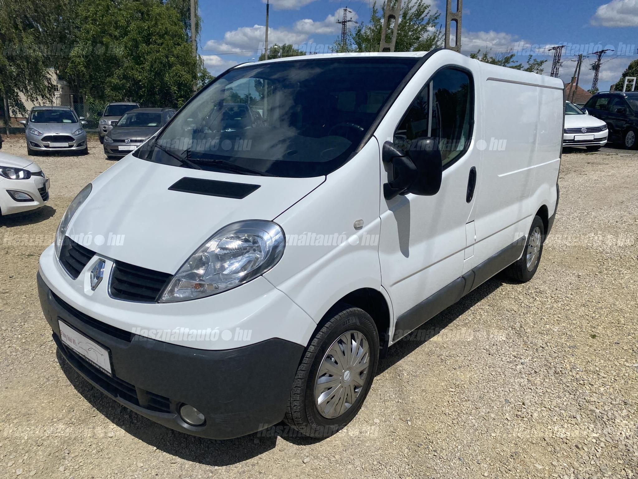 RENAULT TRAFIC 2012/5 - 1