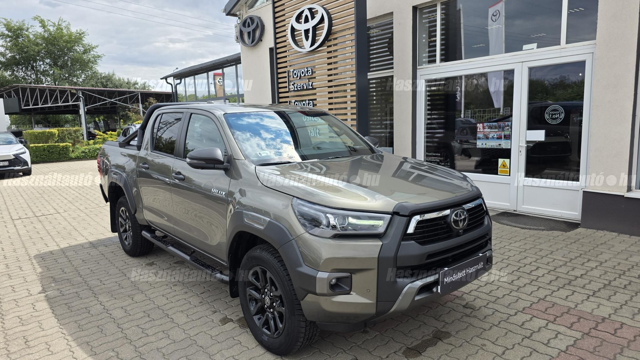 TOYOTA HILUX 2023/10 - 1