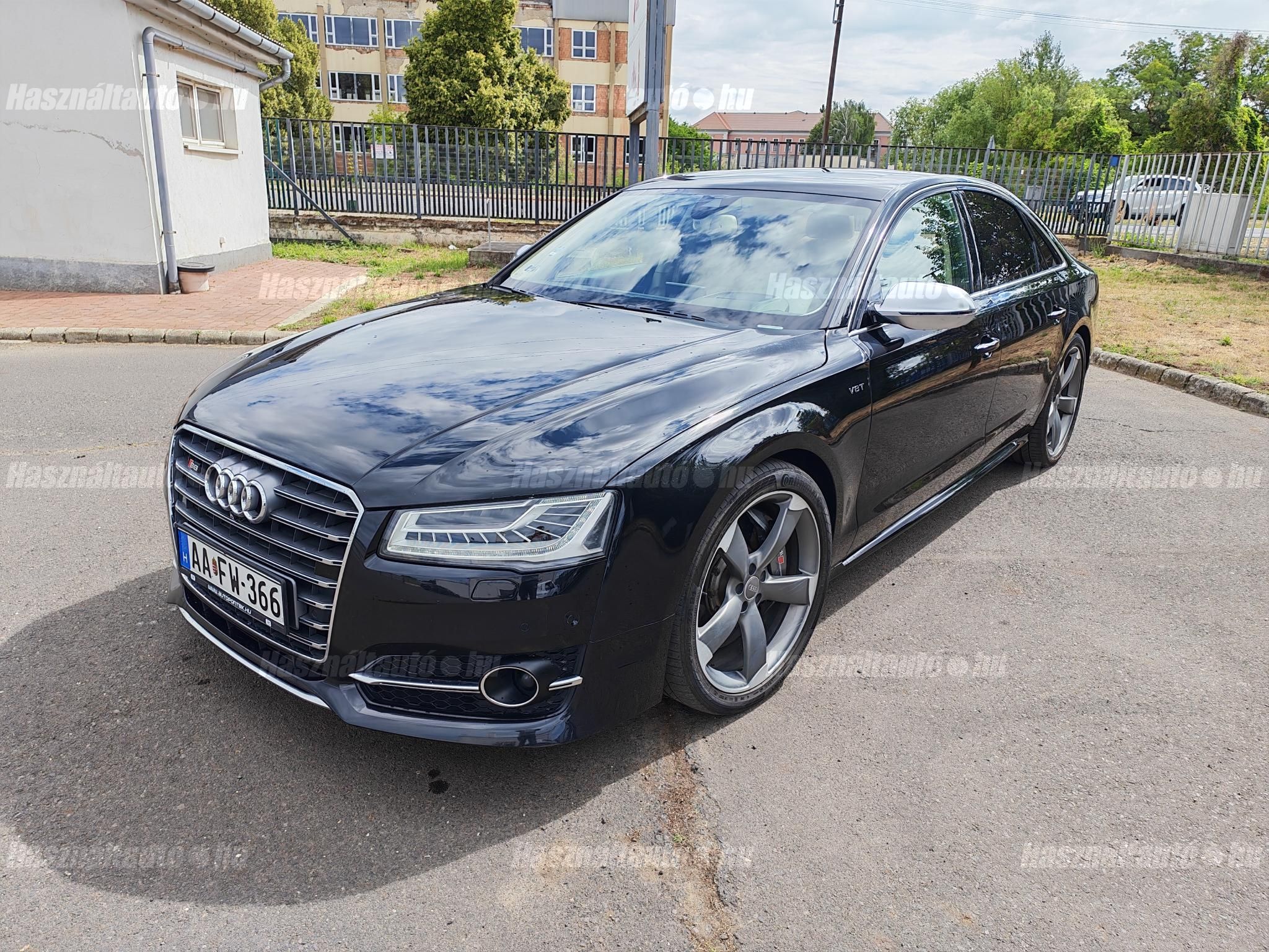 AUDI S8 2015/11 - 1