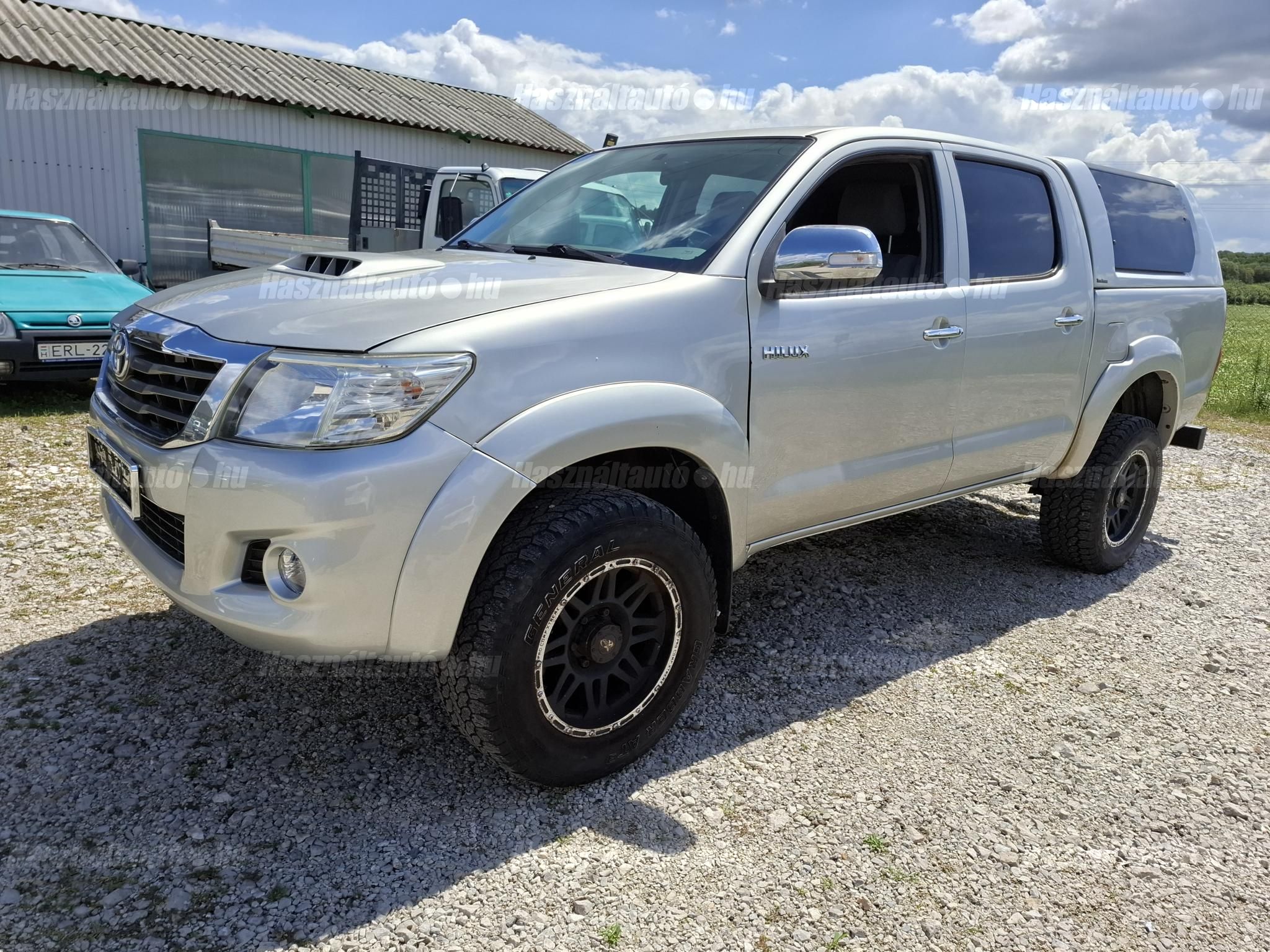 TOYOTA HILUX 2012/10 - 1