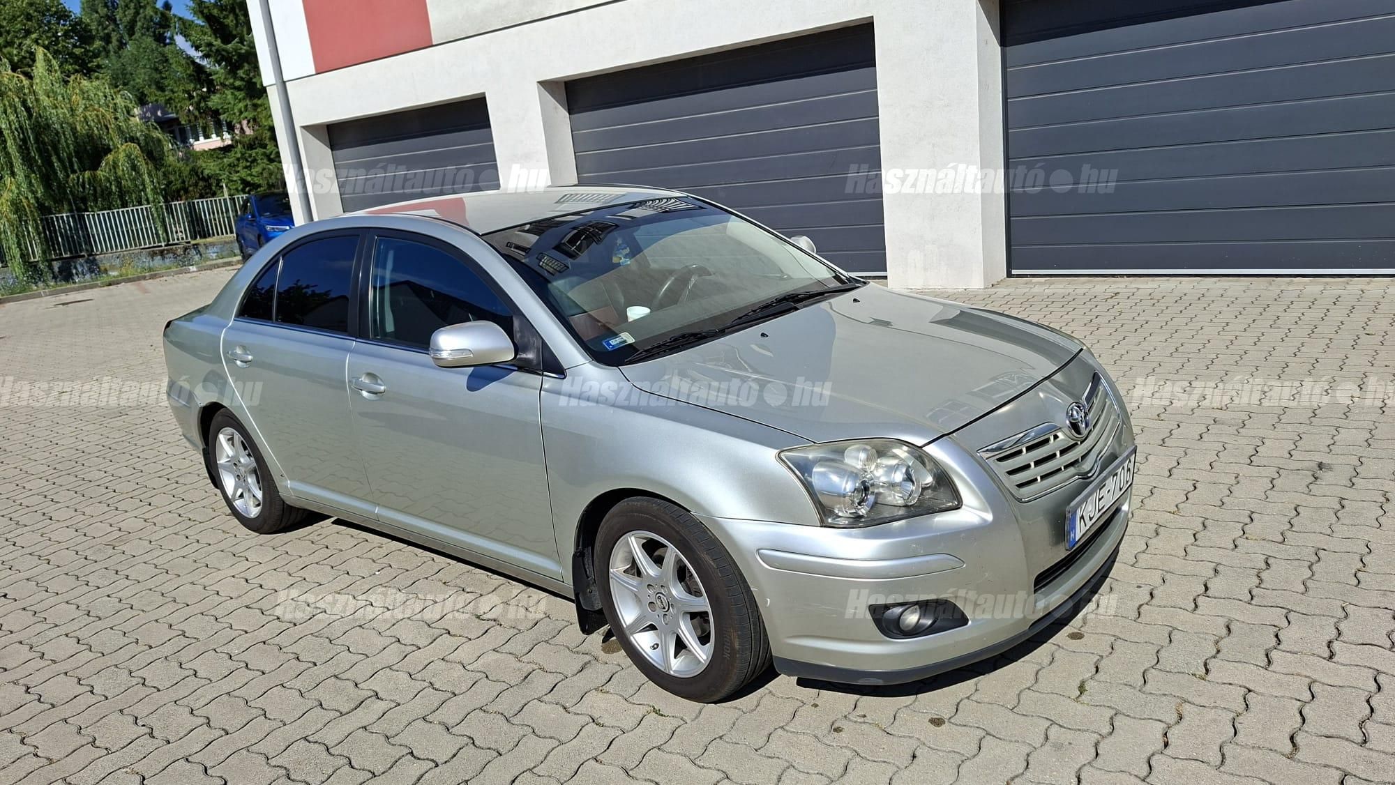 TOYOTA AVENSIS 2006 - 1