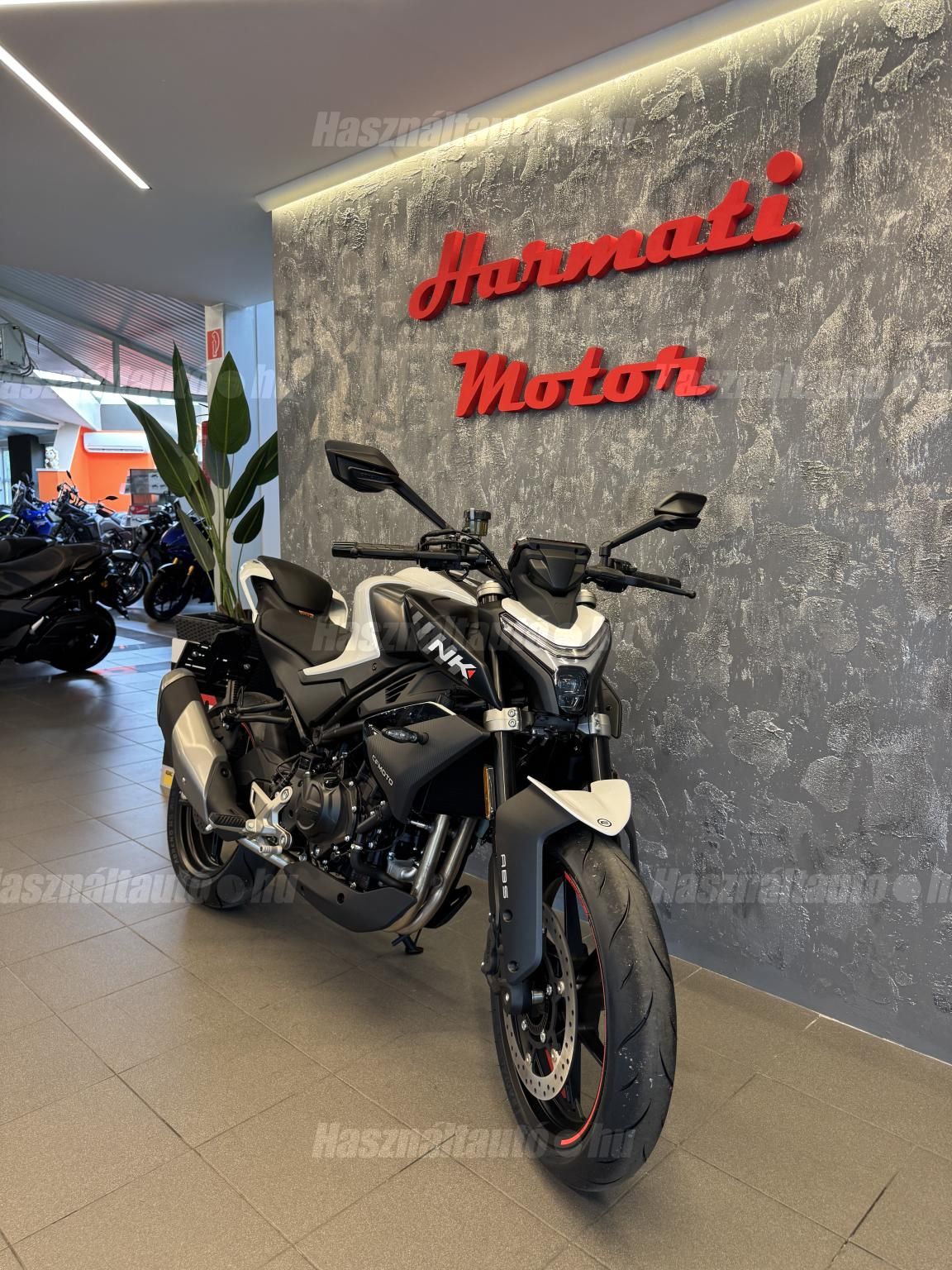 CFMOTO 450 NK 2026 - 1