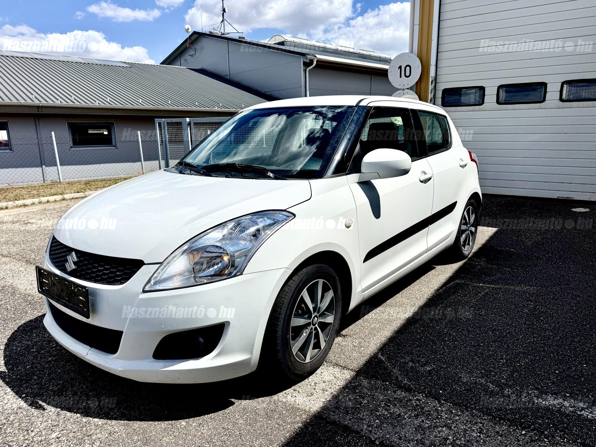 SUZUKI SWIFT 2012/12 - 1