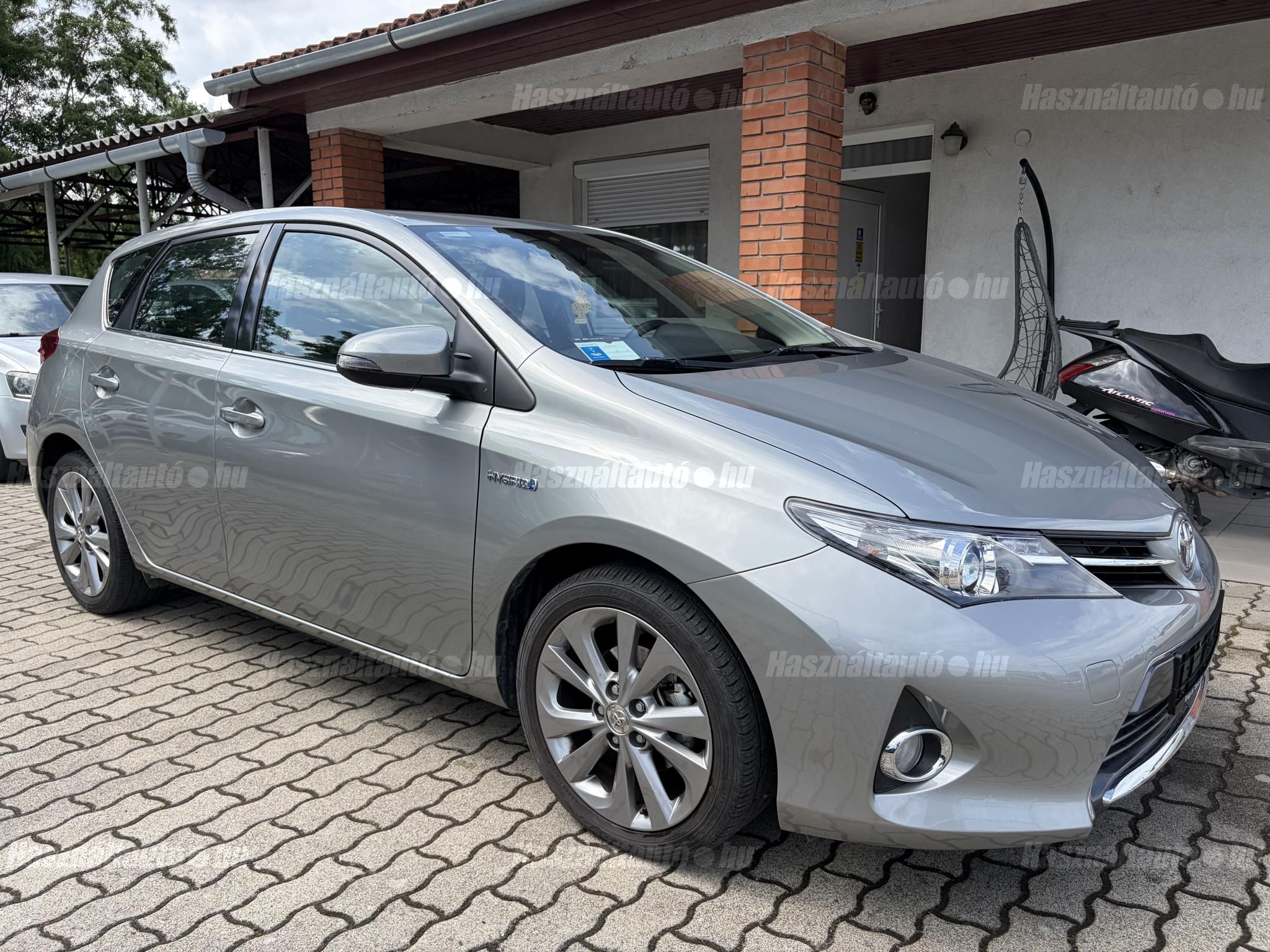 TOYOTA AURIS 2014/3 - 1