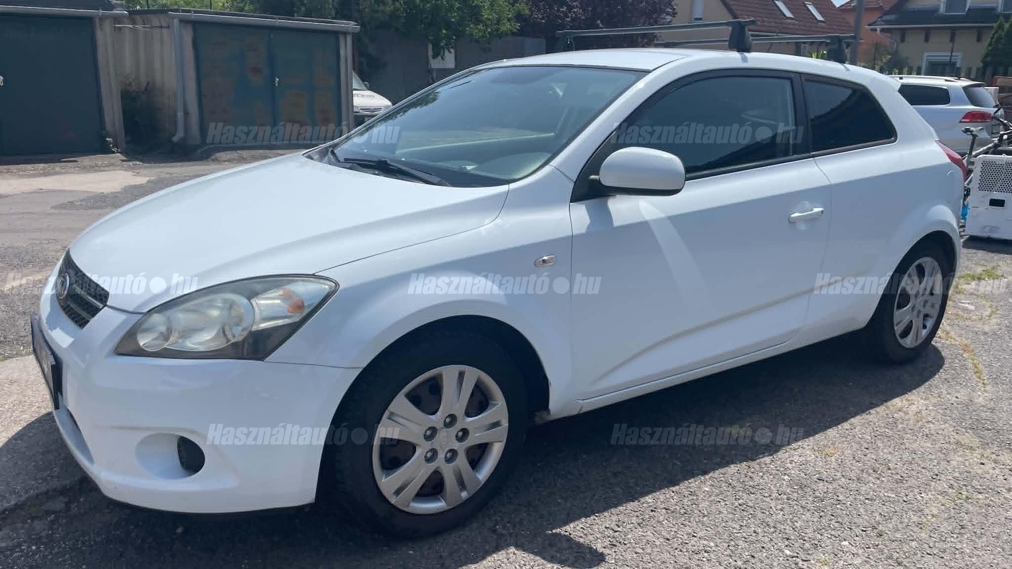 KIA PRO CEE'D 2010/4 - 1