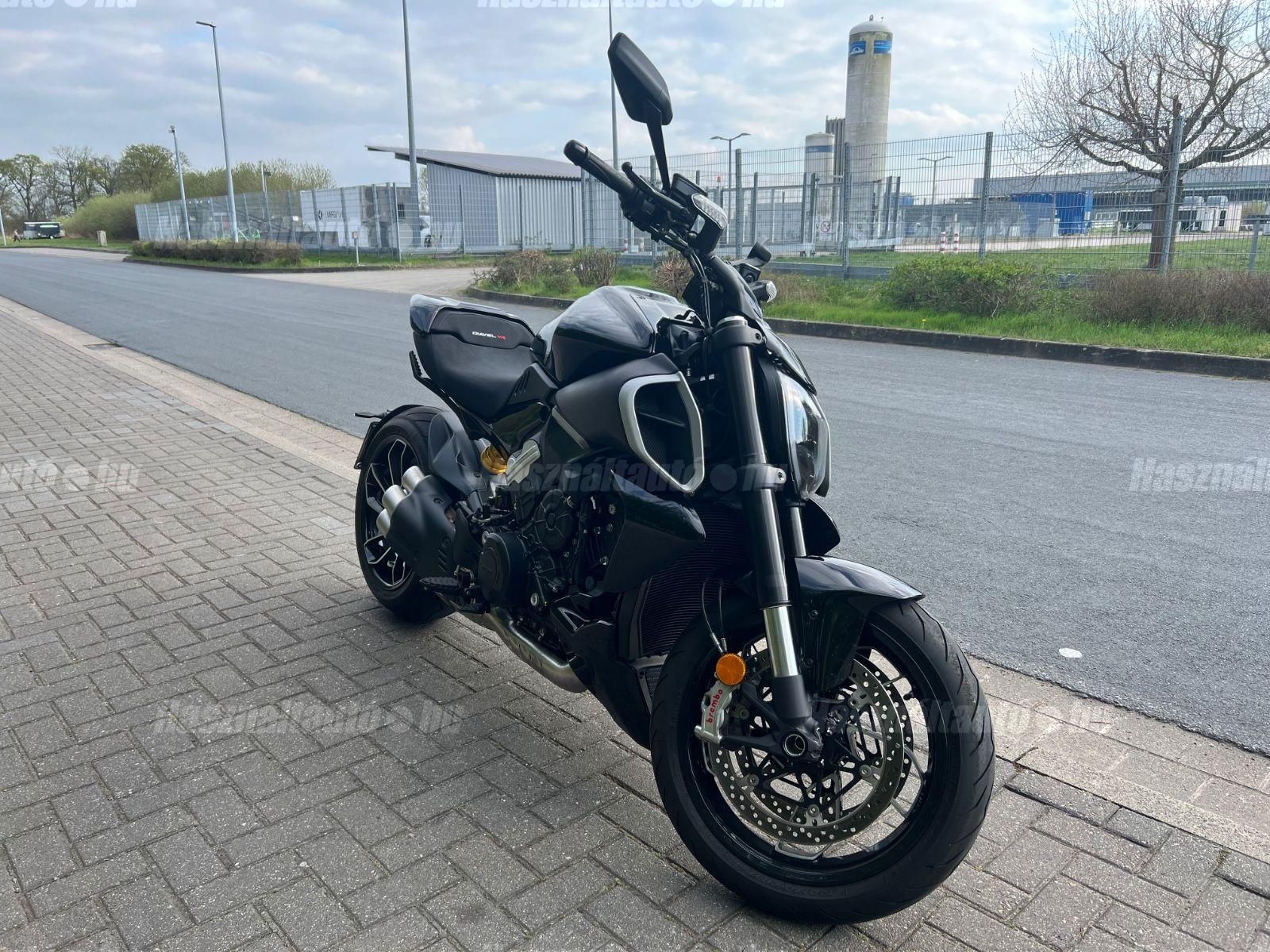 DUCATI DIAVEL 2023/7 - 1