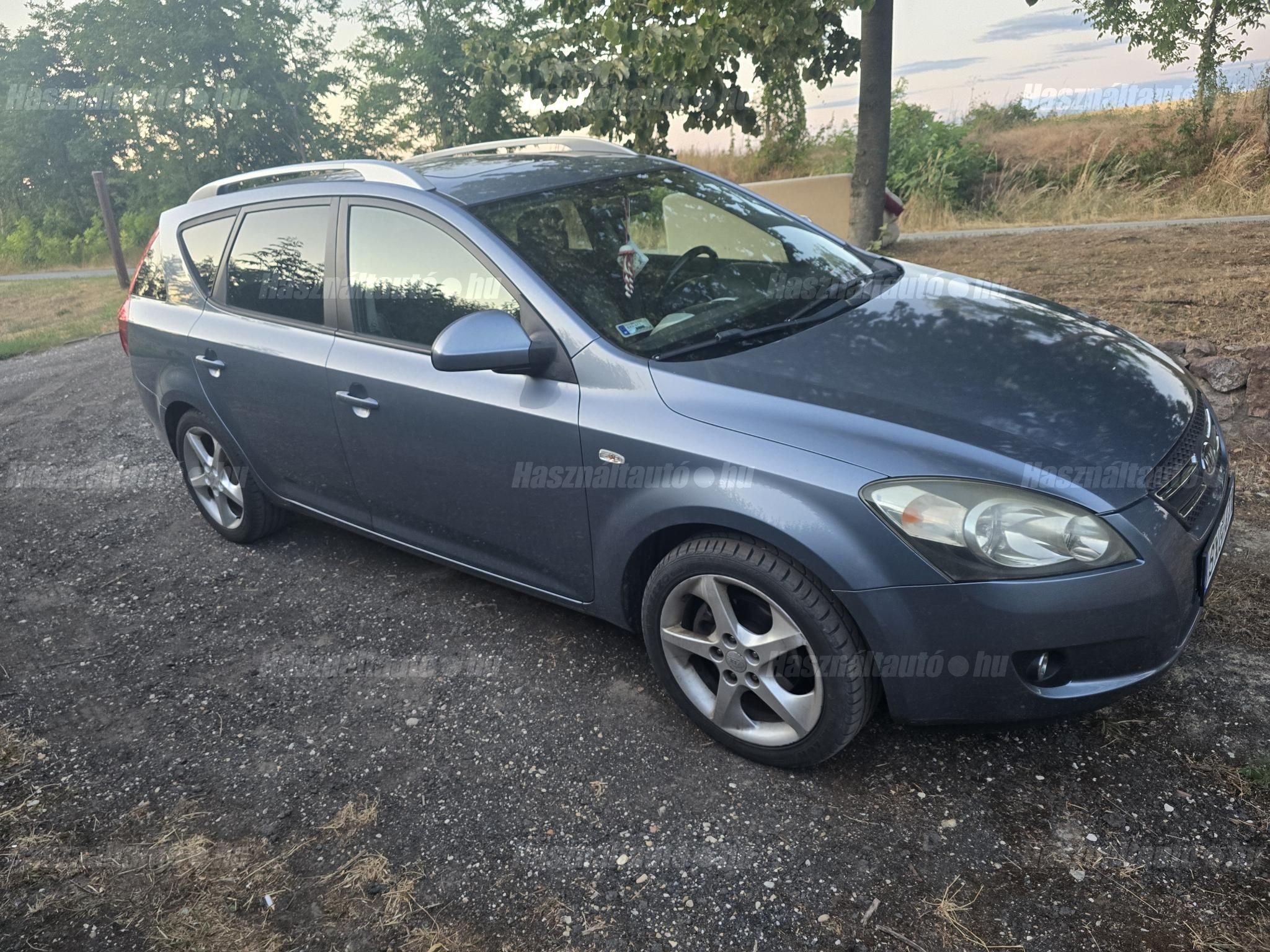 KIA CEE'D 2009/6 - 1