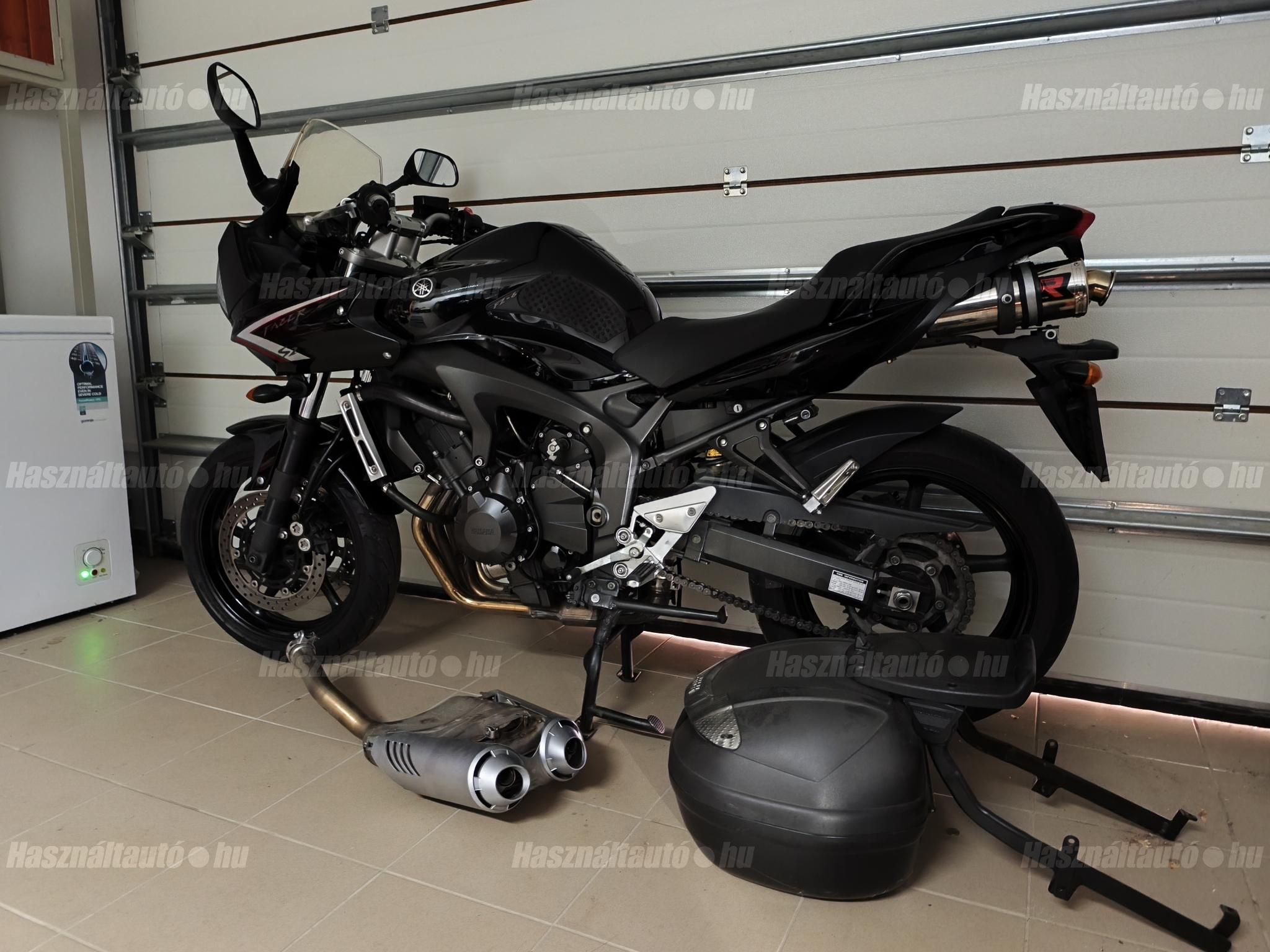 YAMAHA FZ6-S (FAZER) 2009/8 - 1