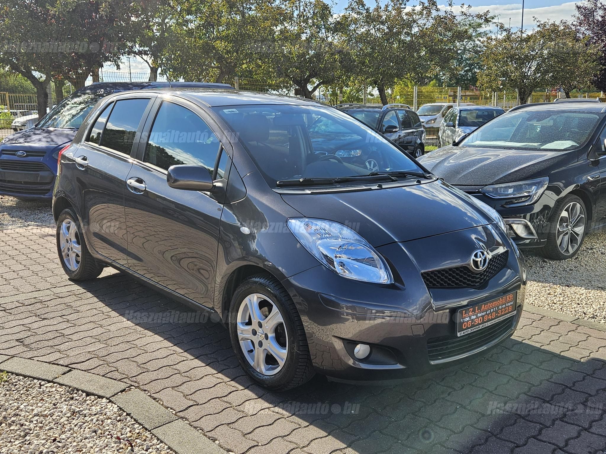 TOYOTA YARIS 2011/12 - 1