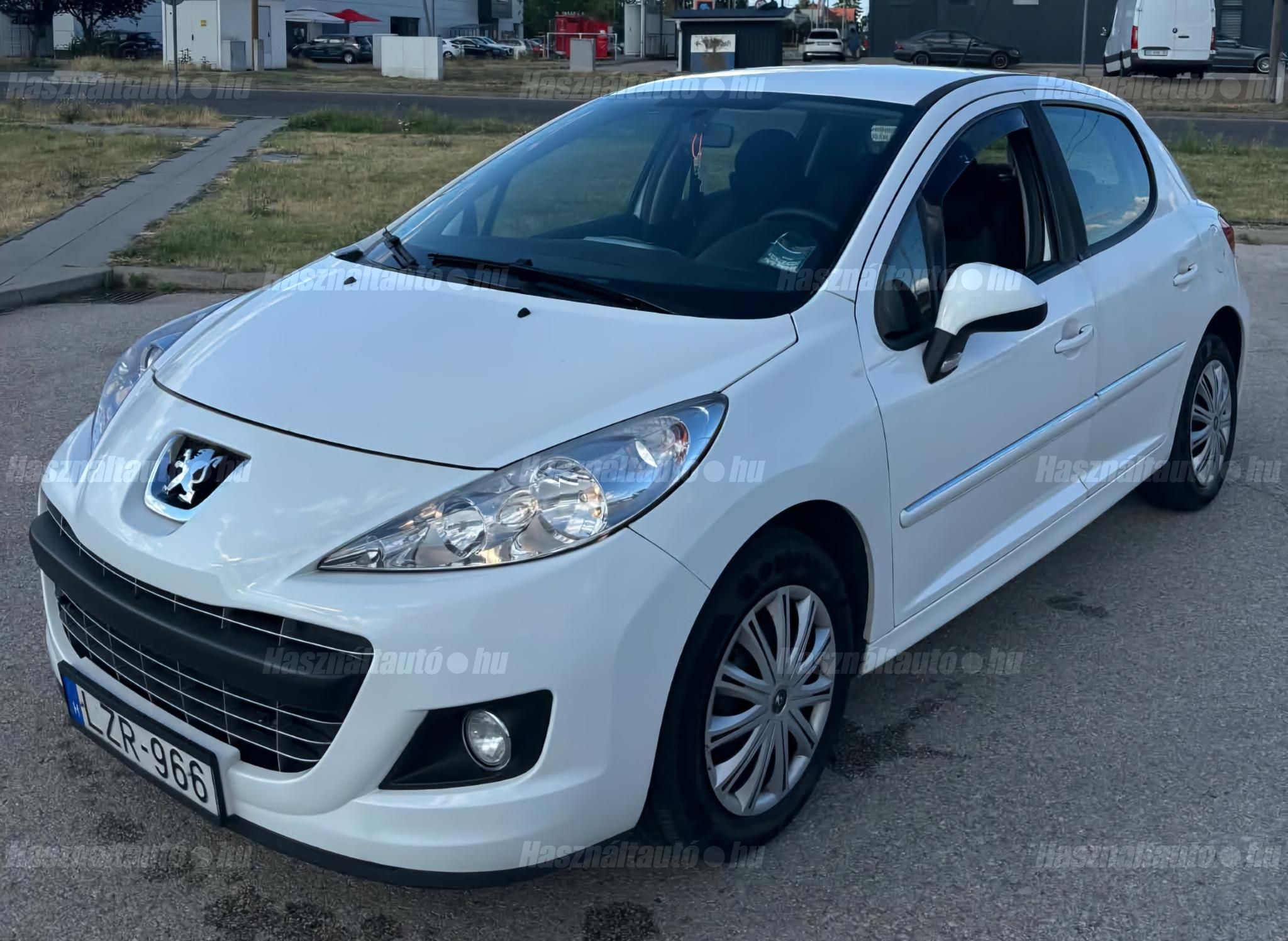 PEUGEOT 207 2011/12 - 1