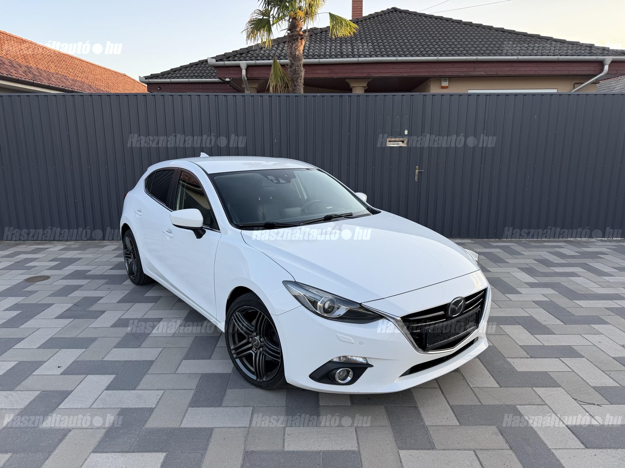 MAZDA 3 2015/8 - 1